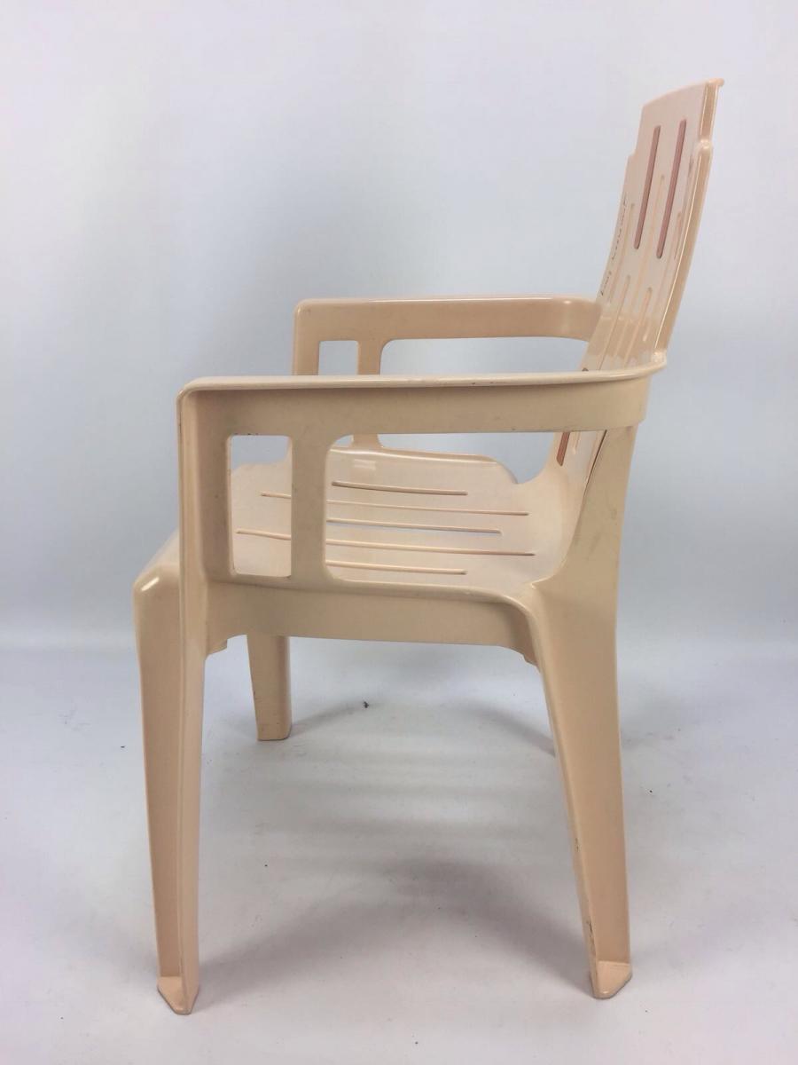 Boston by Pierre Paulin garden chair
