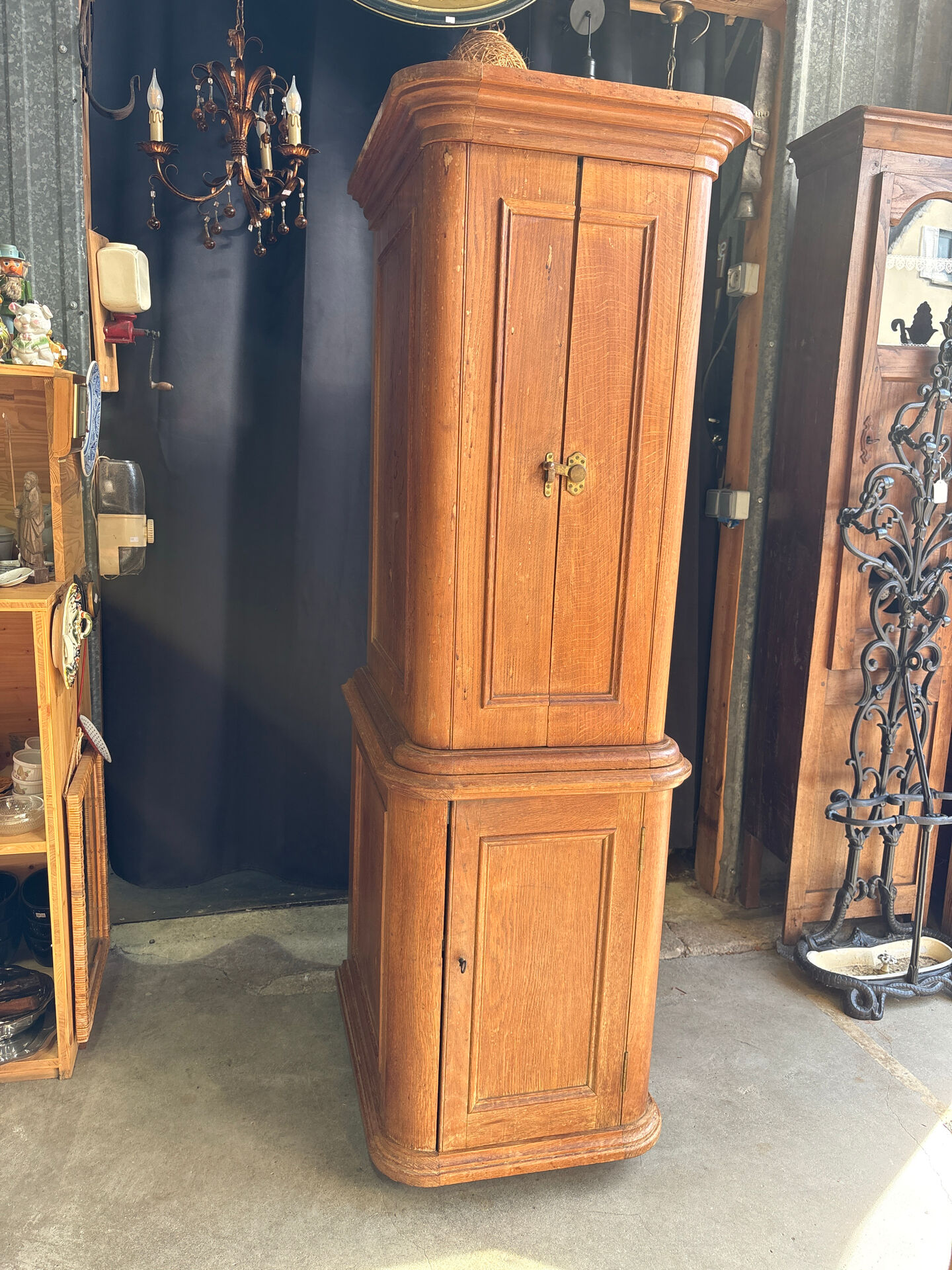 Exceptional old sacristy furniture in oak – 19th century