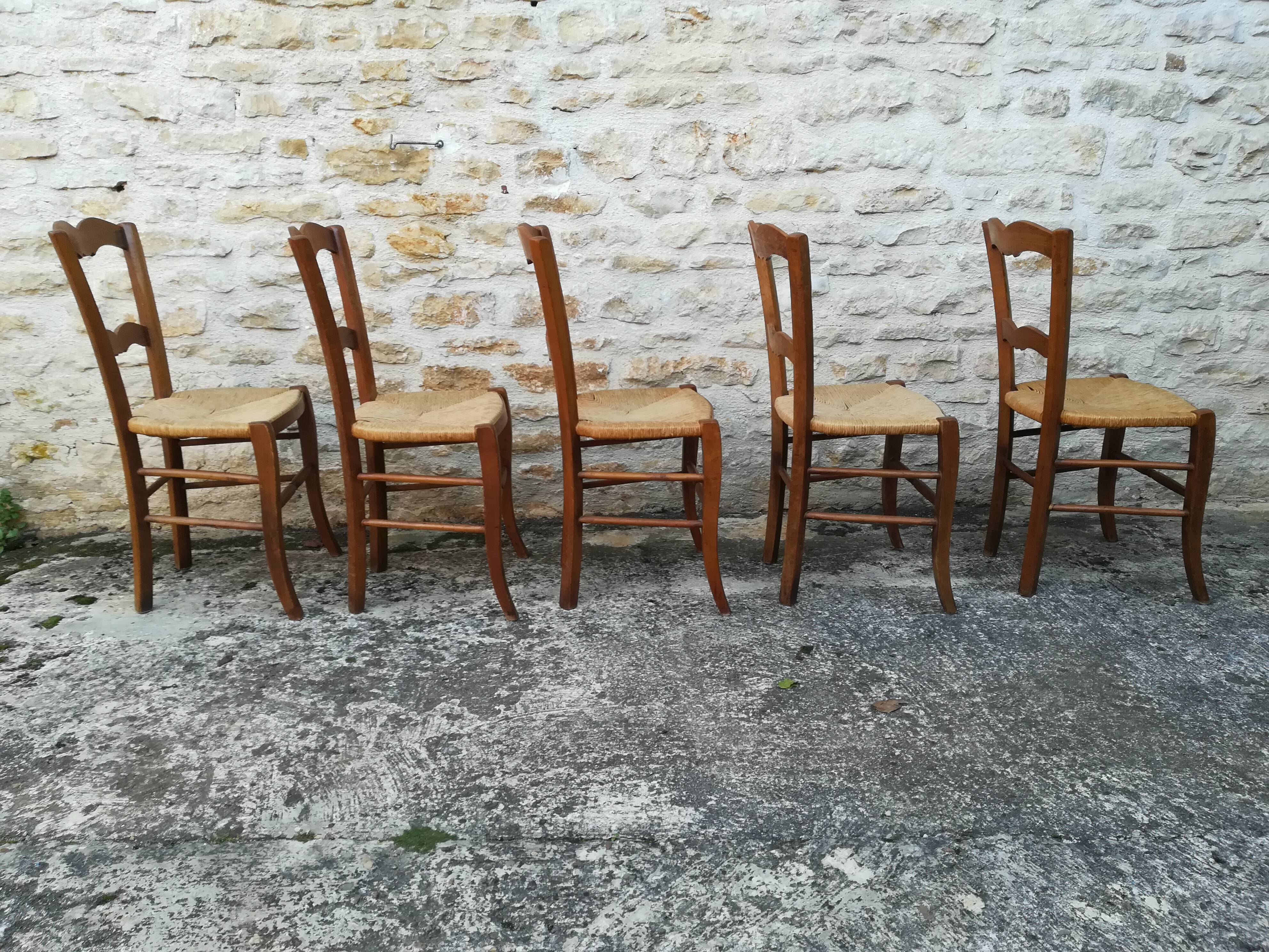 Set of 15 straw chairs