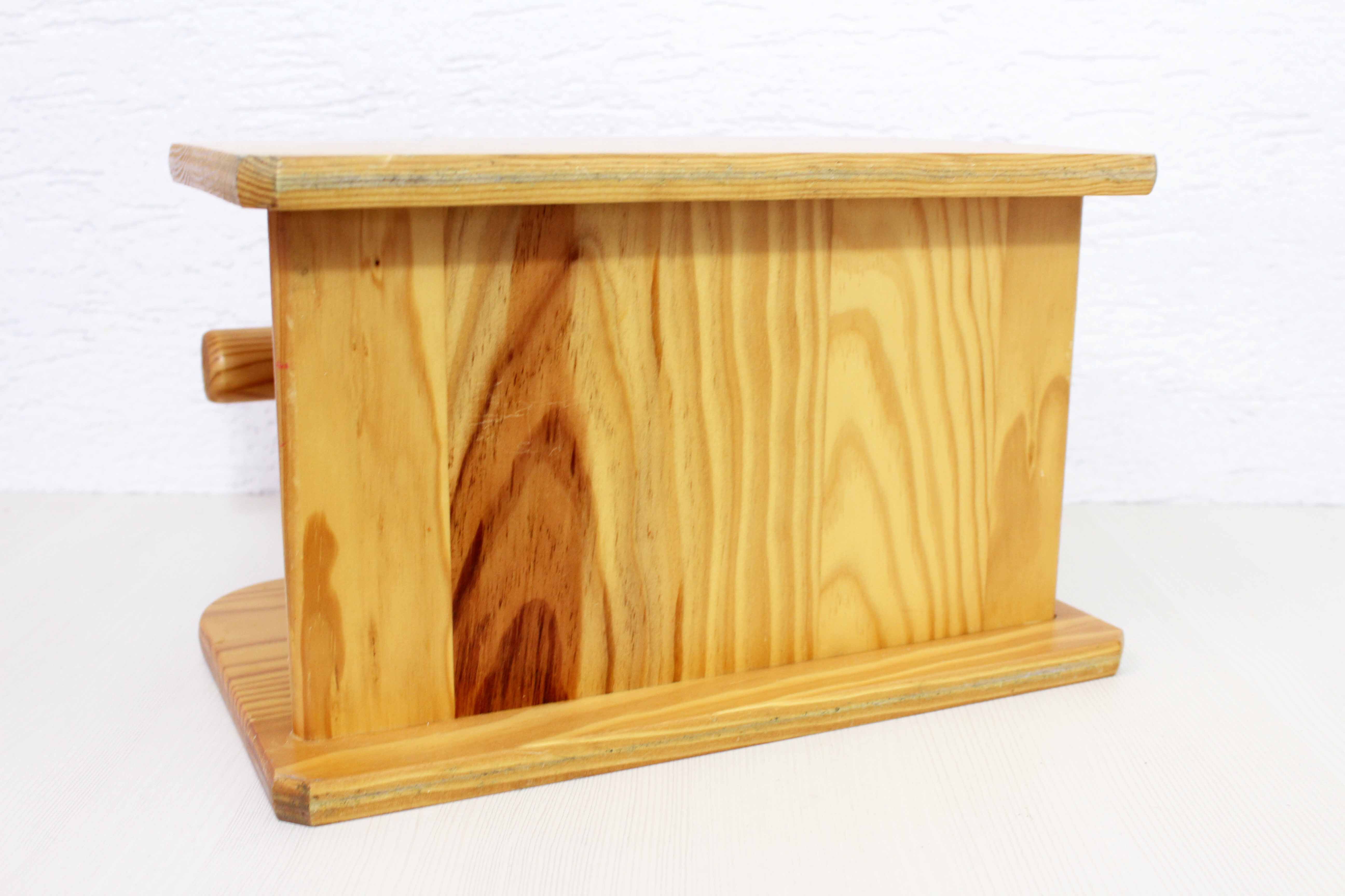 Pine magazine holder