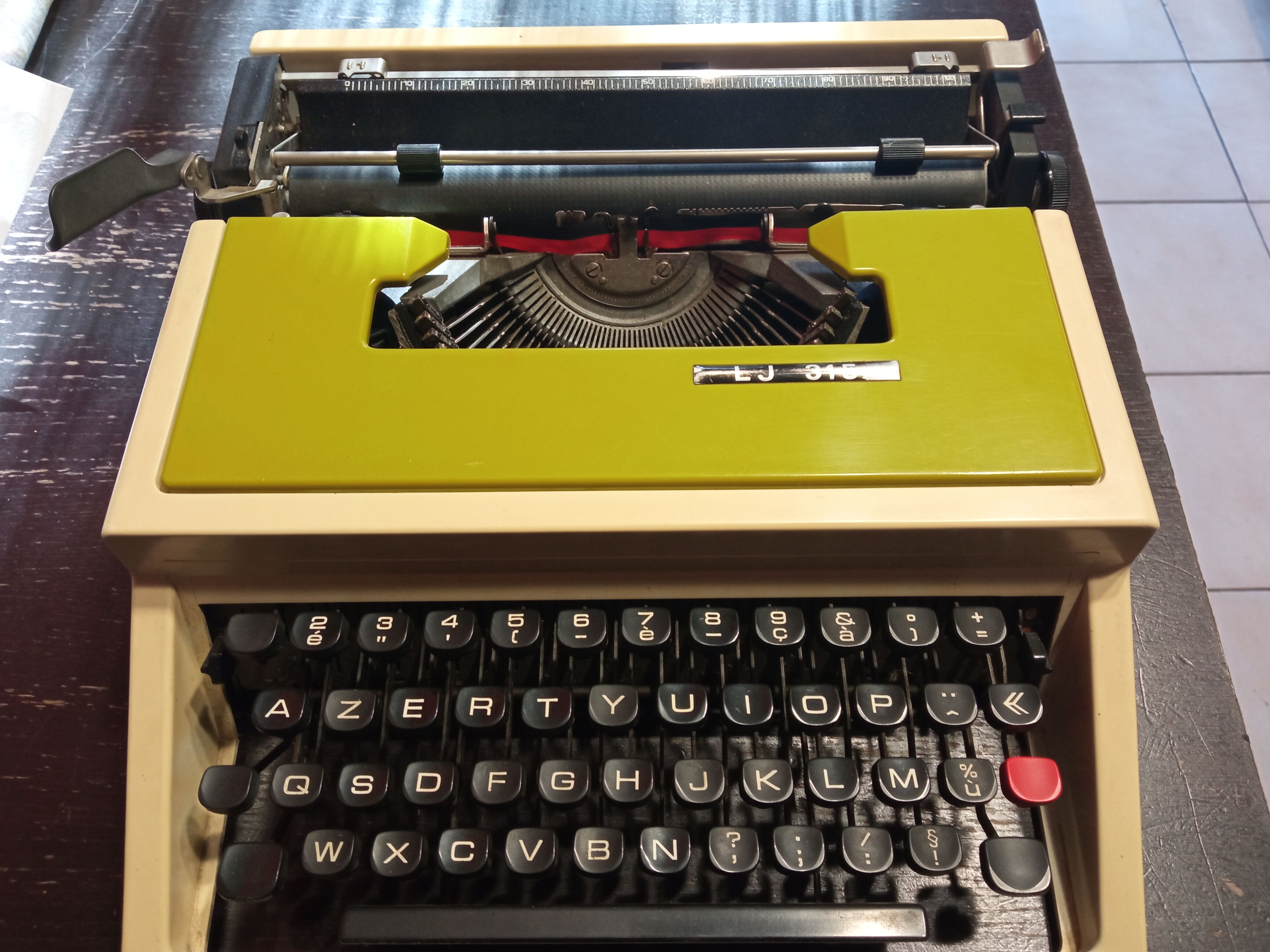 Typewriter LJ 315 Olive Green