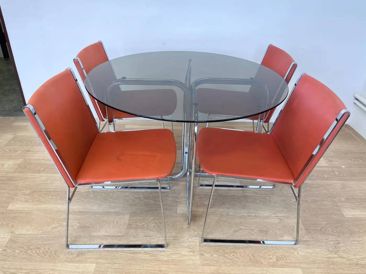 Set of mid-century design chrome dining chairs and table, 1970s