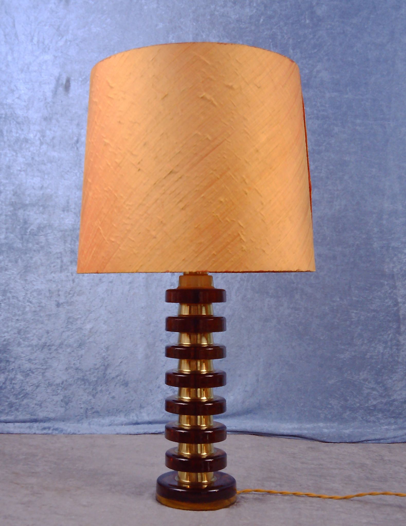 Glass and brass tablelamp from Möllers Armaturfabrik Eskilstuna, Sweden. 1970's.