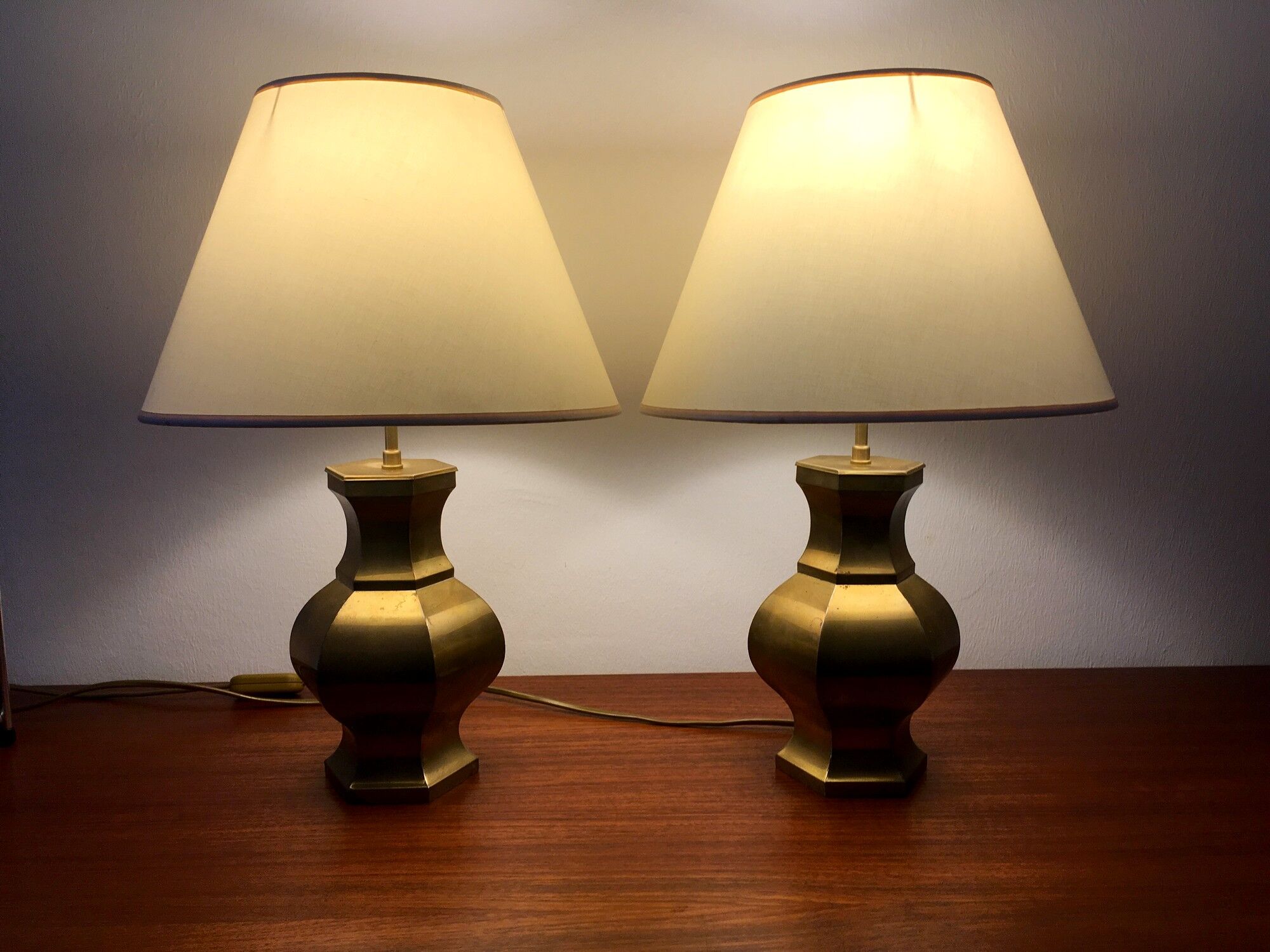 2 vintage brass lamps