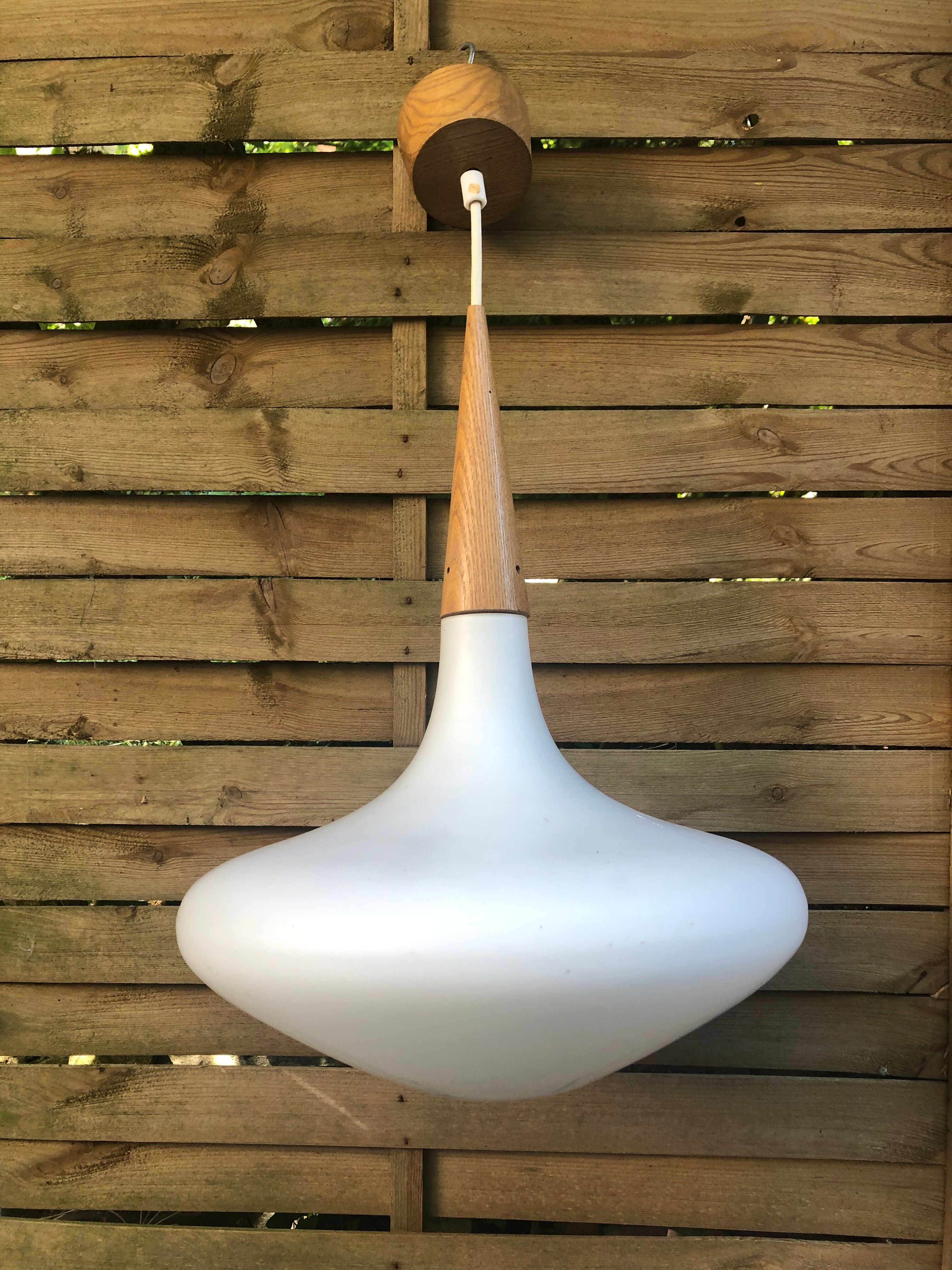 Suspension wood and opaline glass Louis Kalff Phillips 60s