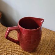 Pichet en porcelaine vernissée