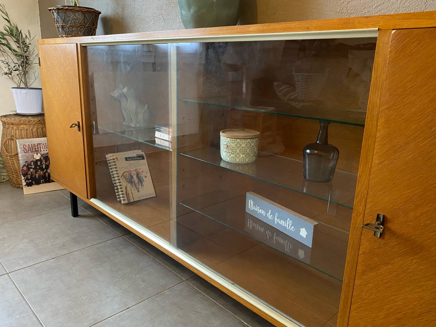 Vintage sideboard (shallow)