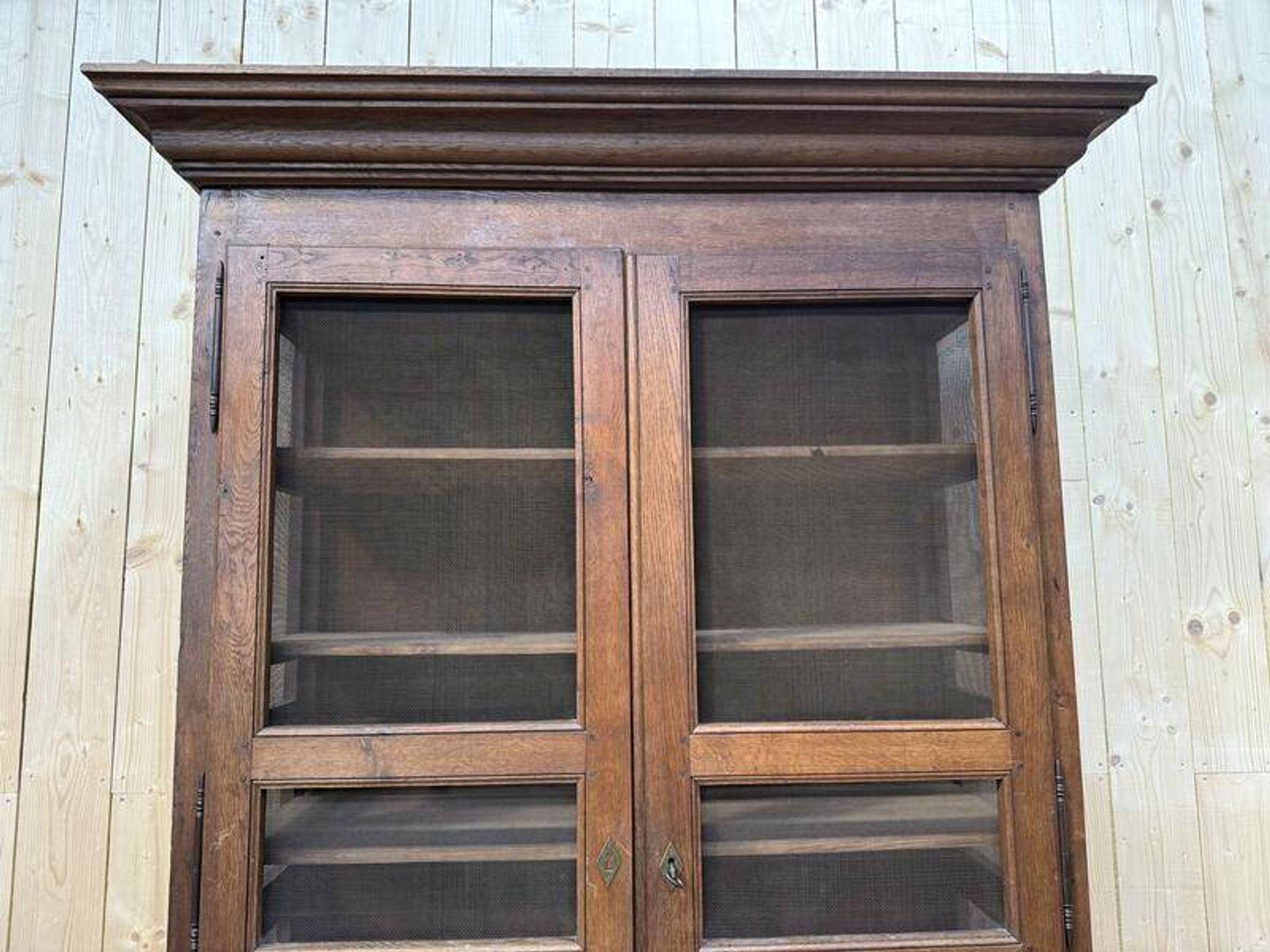 Armoire / Garde-Manger époque Louis Philippe en chêne massif