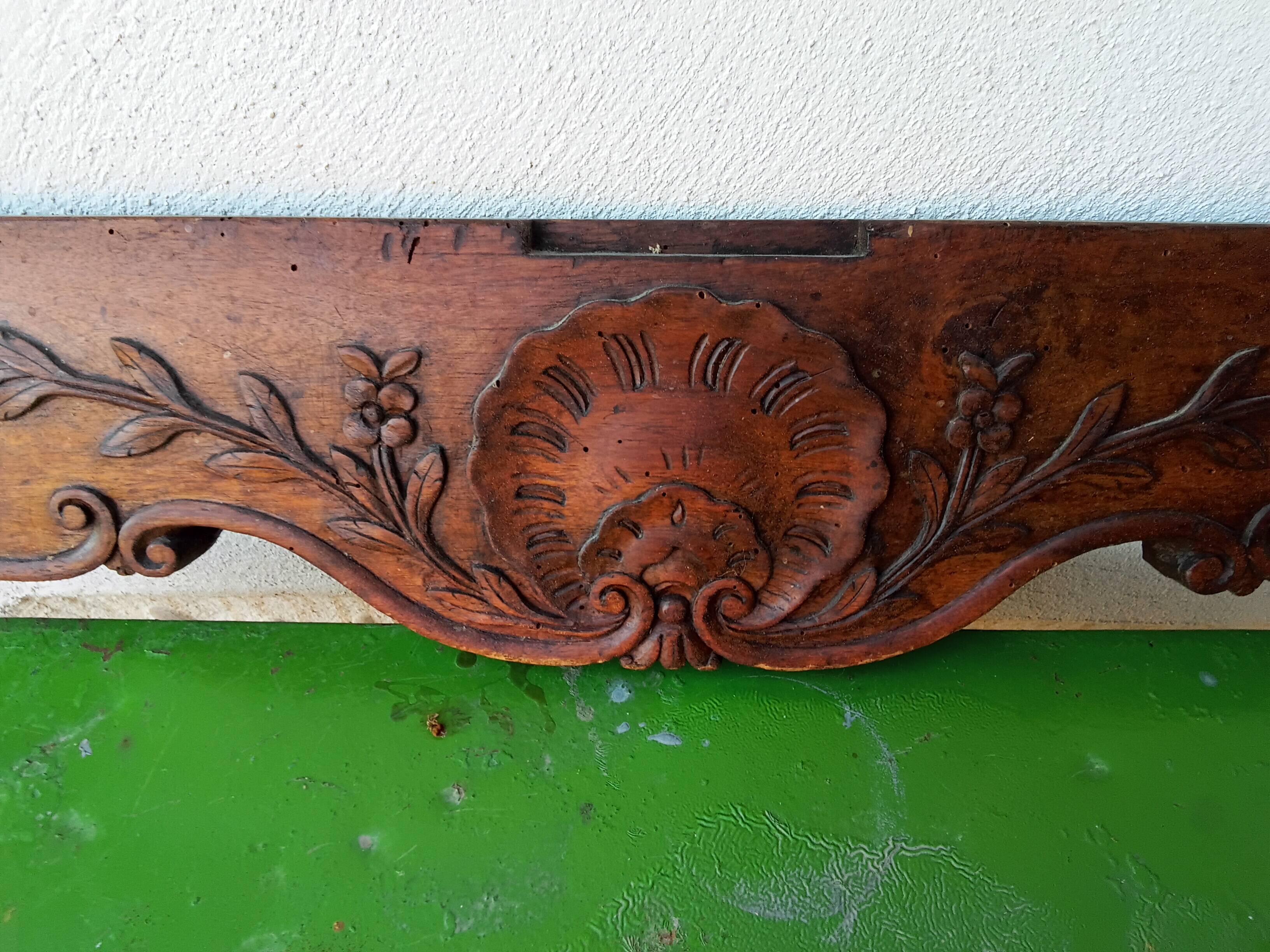 Massive walnut fronton from the 19th century