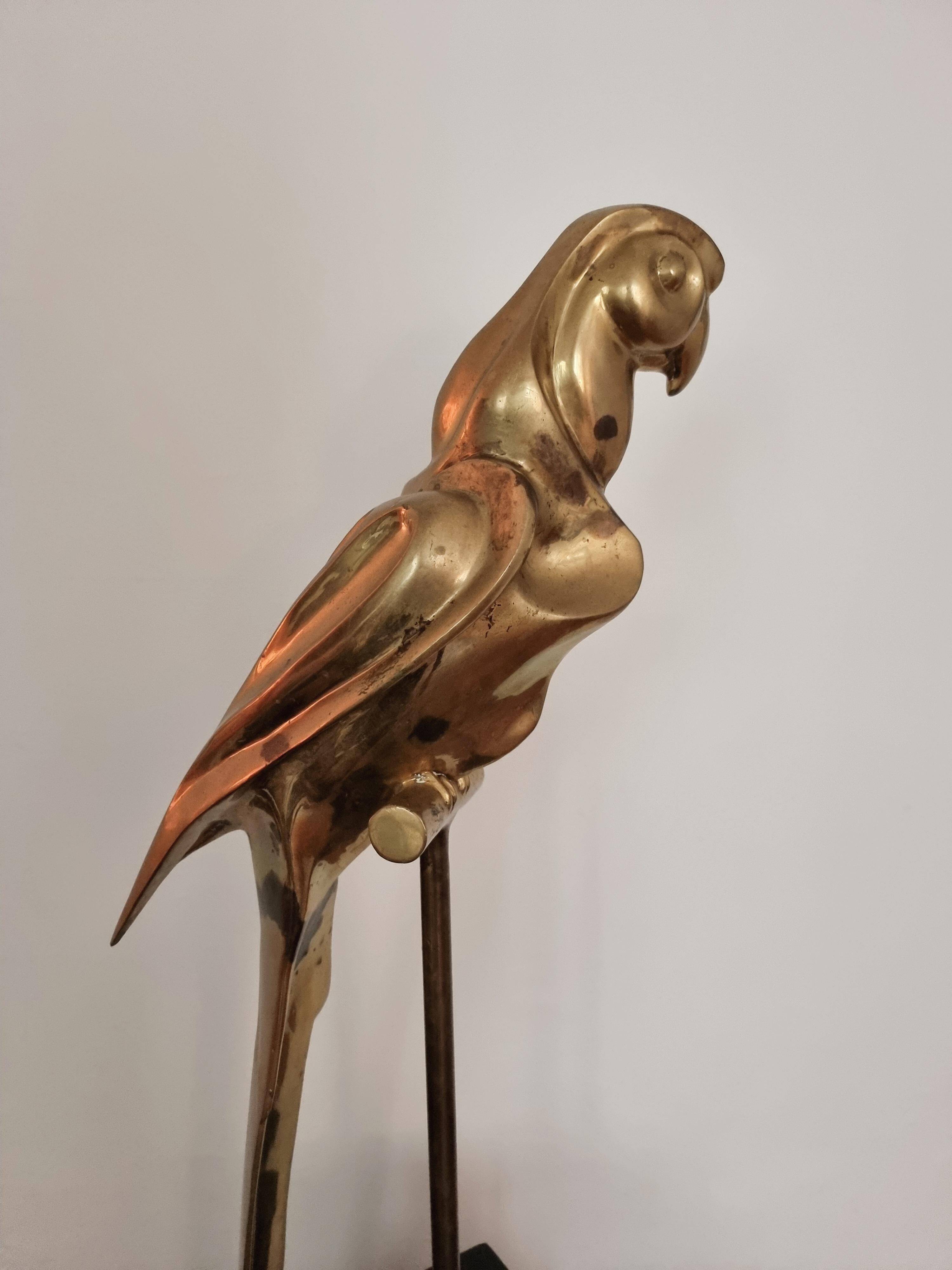 Decorative sculpture in solid brass representing a parrot, 1970s, Palm Beach/Hollywood Regency.