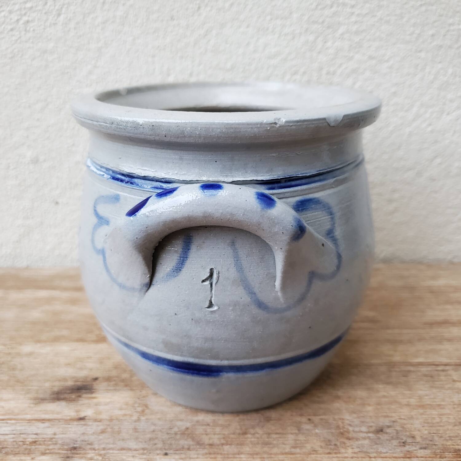 Stoneware pot with Betschdorf salt signed