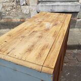Slate and raw Parisian buffet