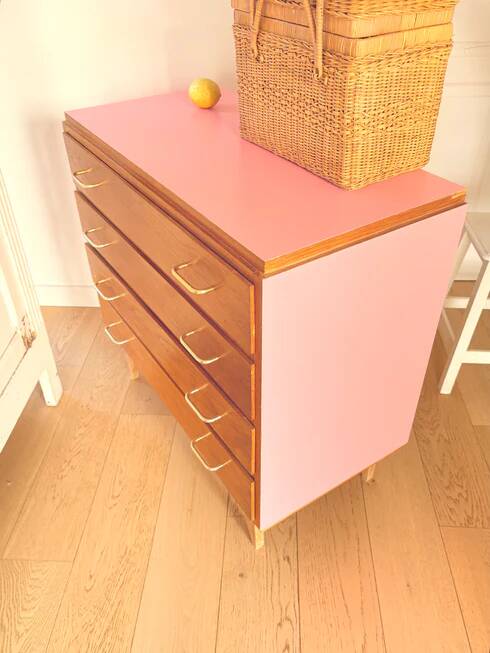 Vintage "Raspberry" chest of drawers