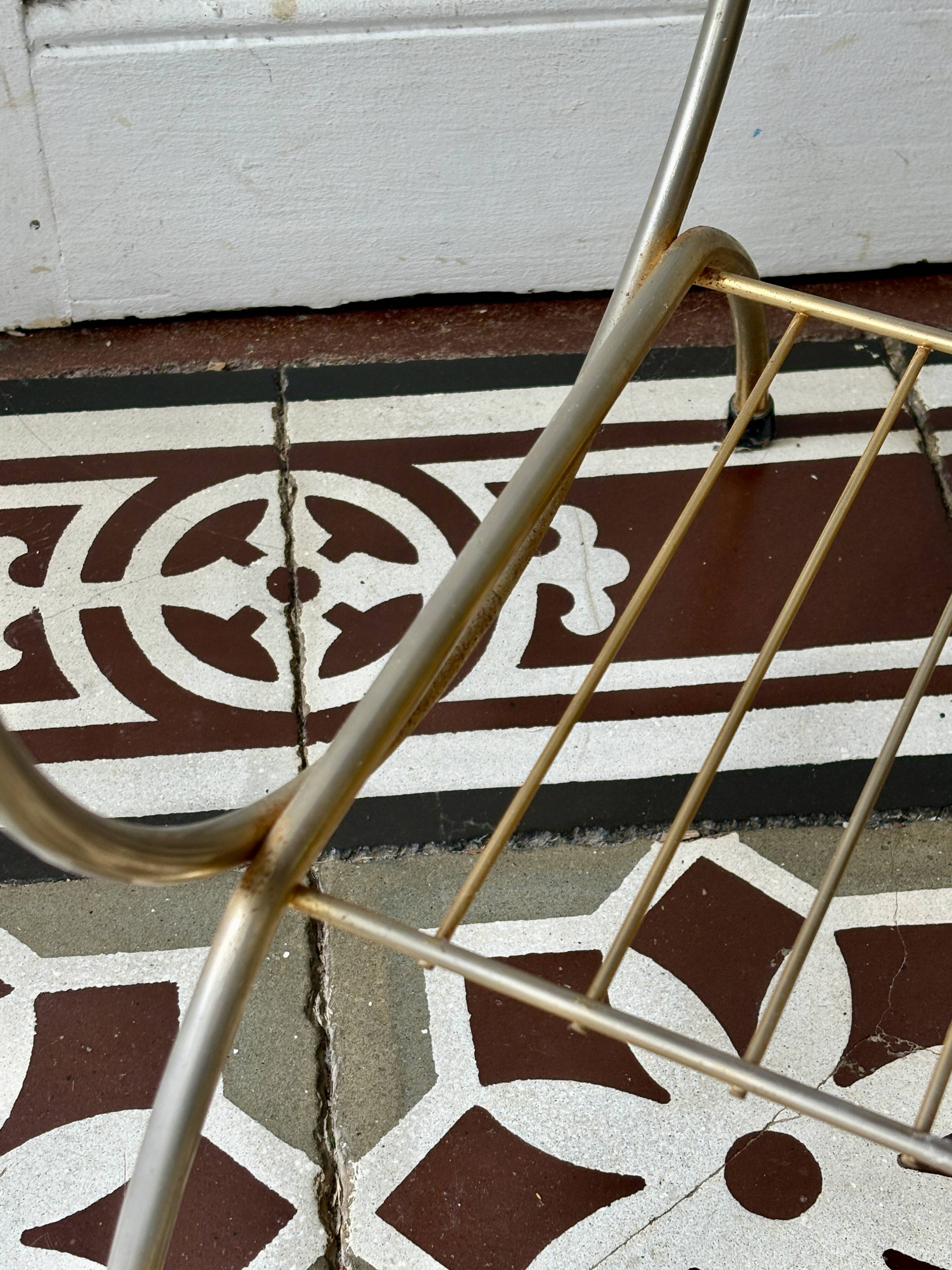 Table d'appoint vintage en laiton et formica