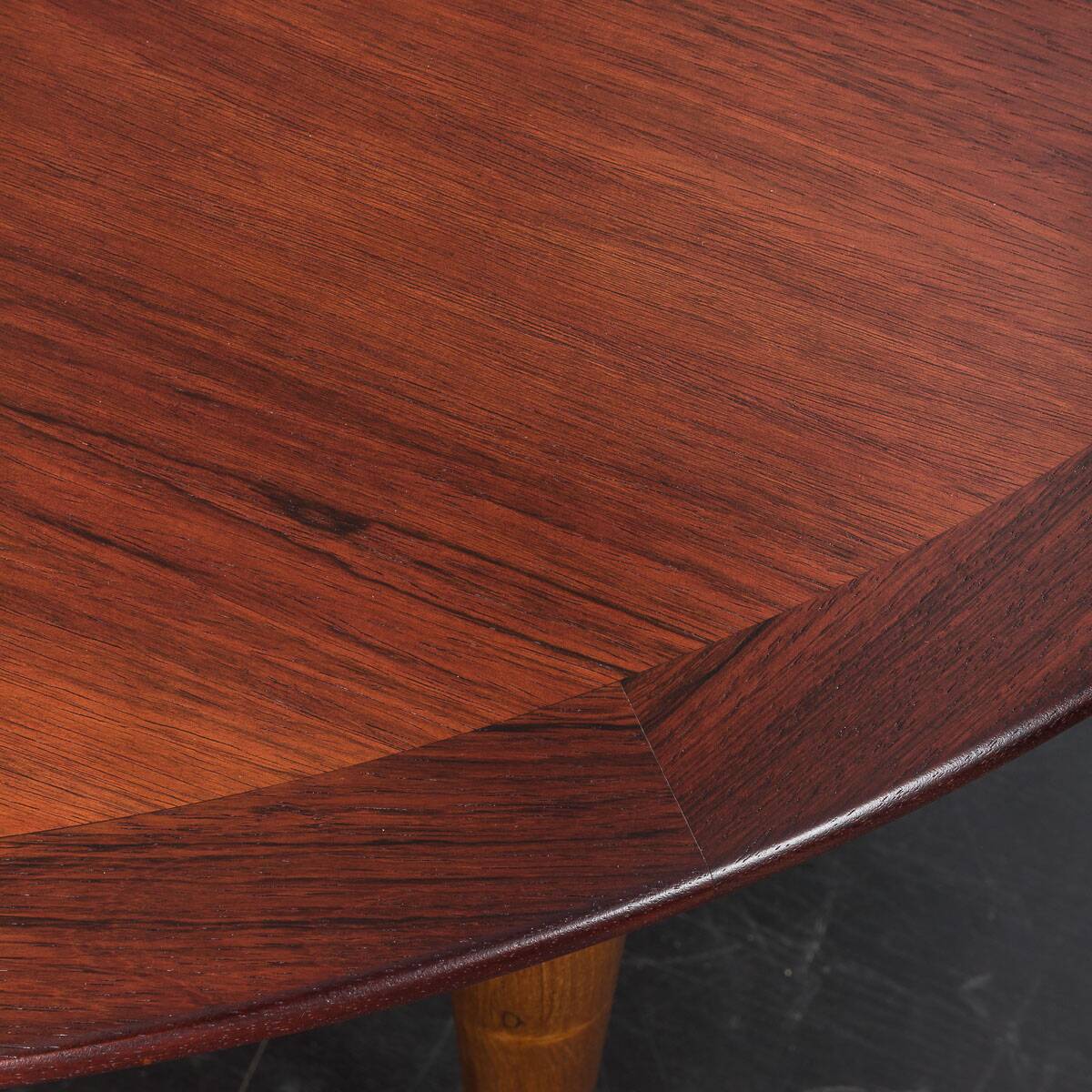 Circular dining table in rosewood, model 'PJ 2-5' by Grete Jalk