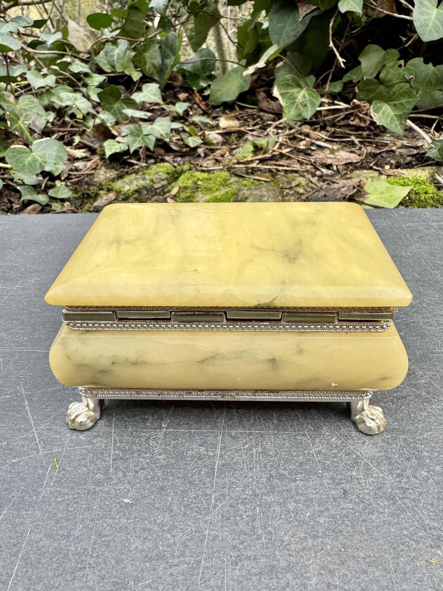 Onyx catchall box from the 1960s, vintage Italy.