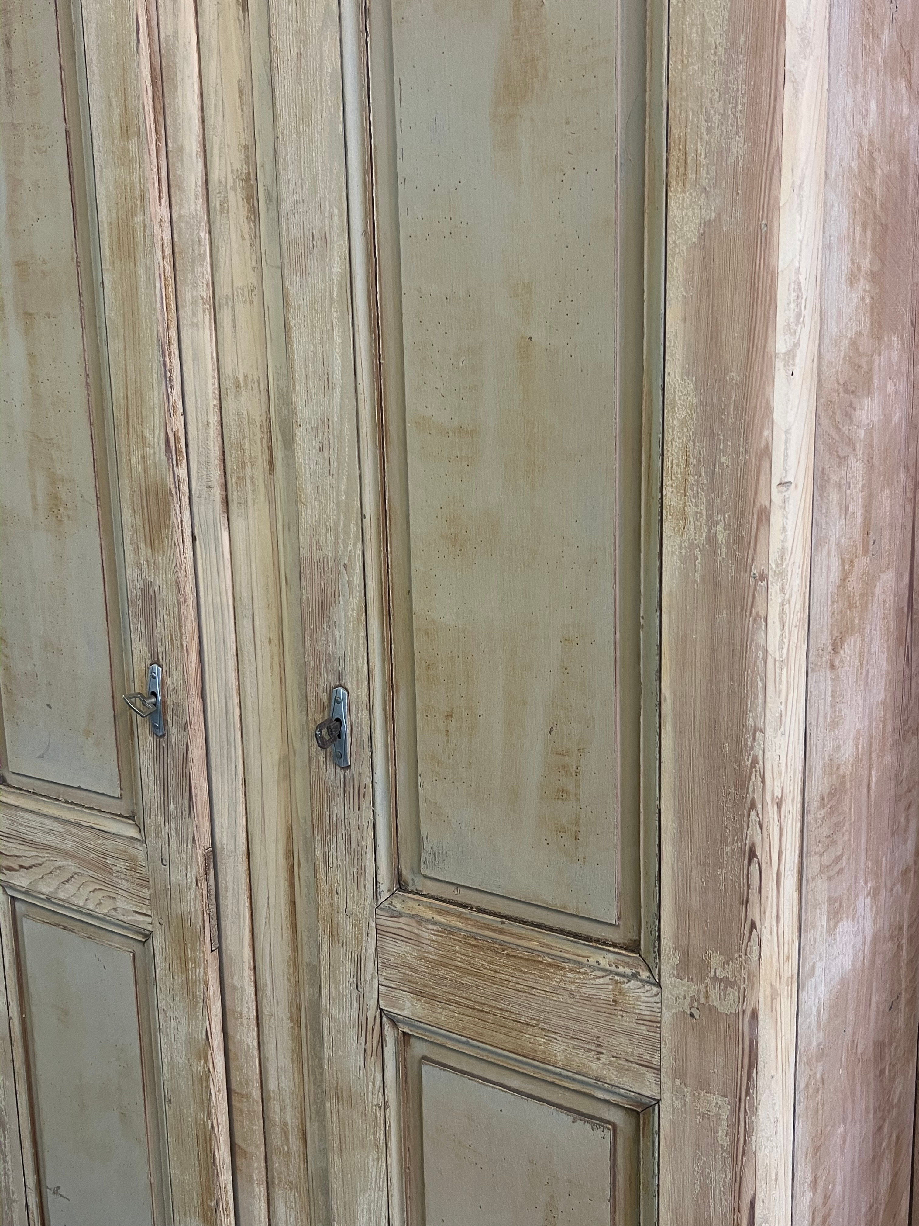 Armoire art déco patinée