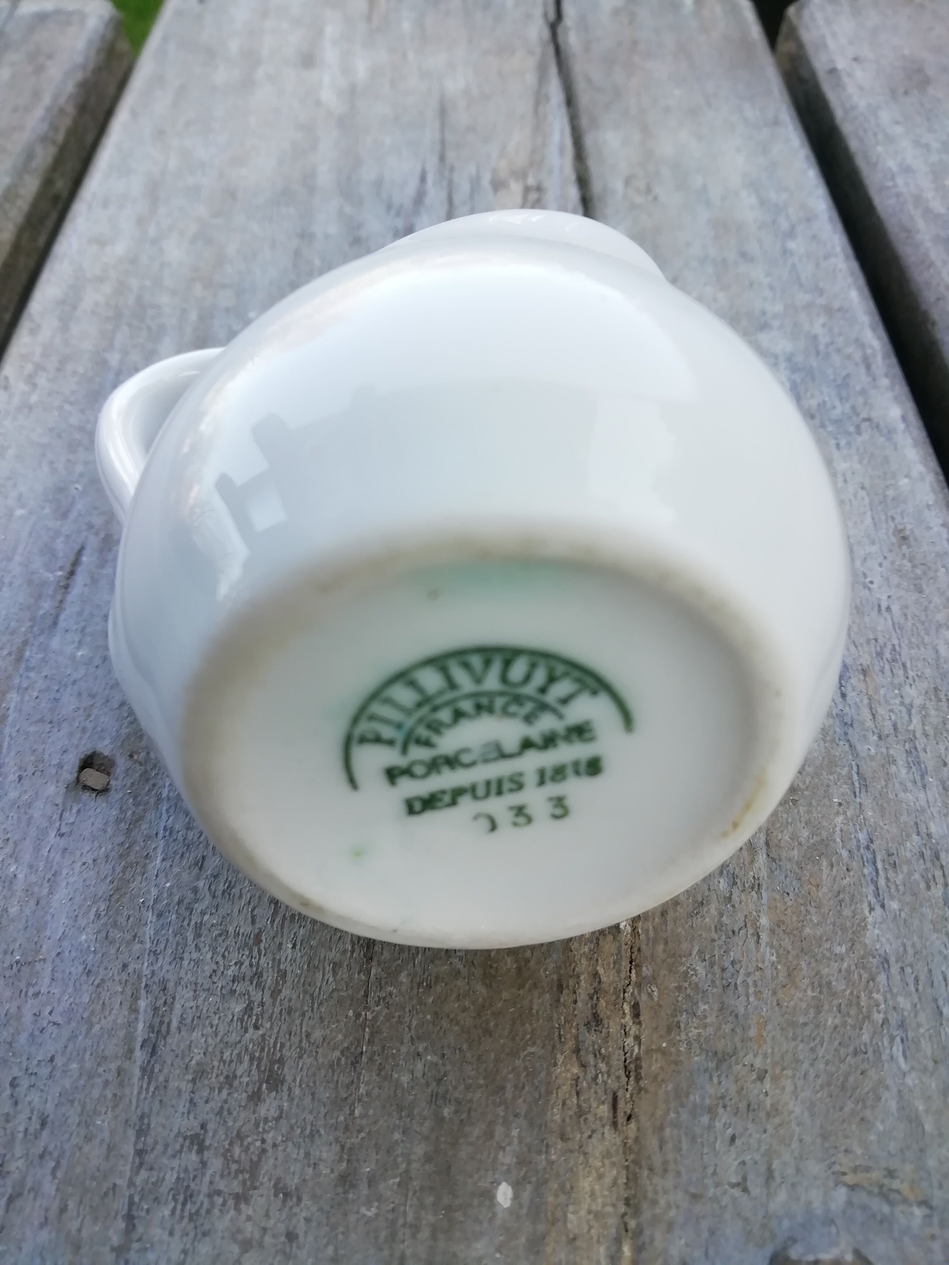 Trio of milk pot in white porcelain