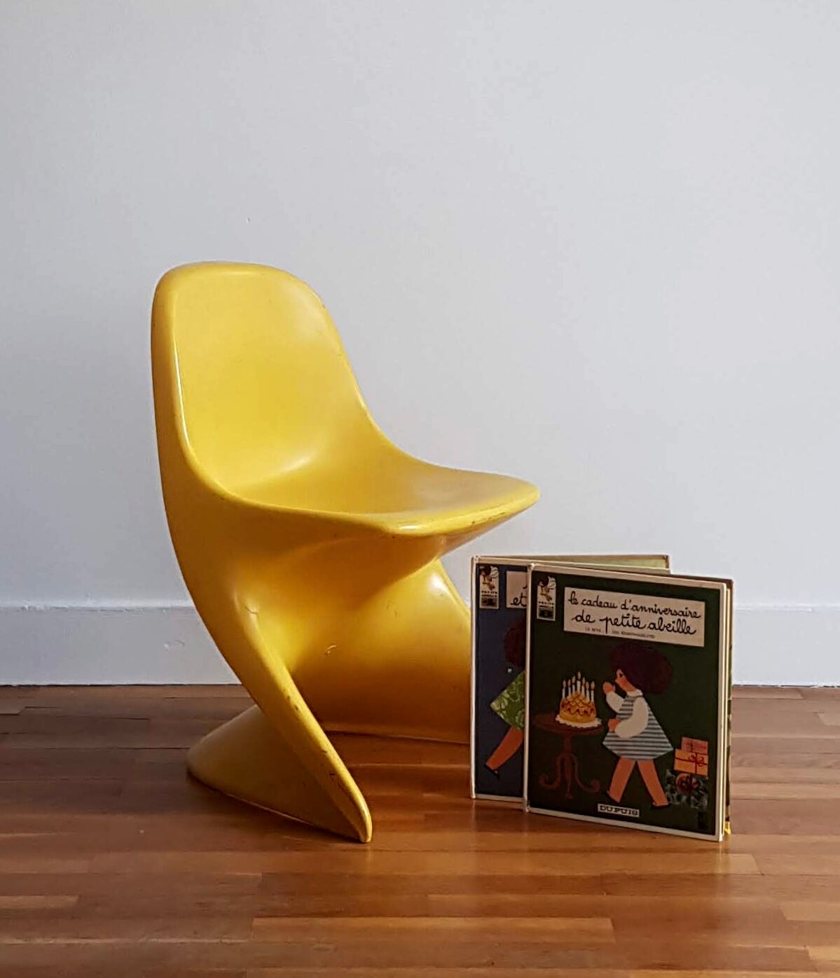 Yellow child chair Casalino 1 Alexander Begge for Casala