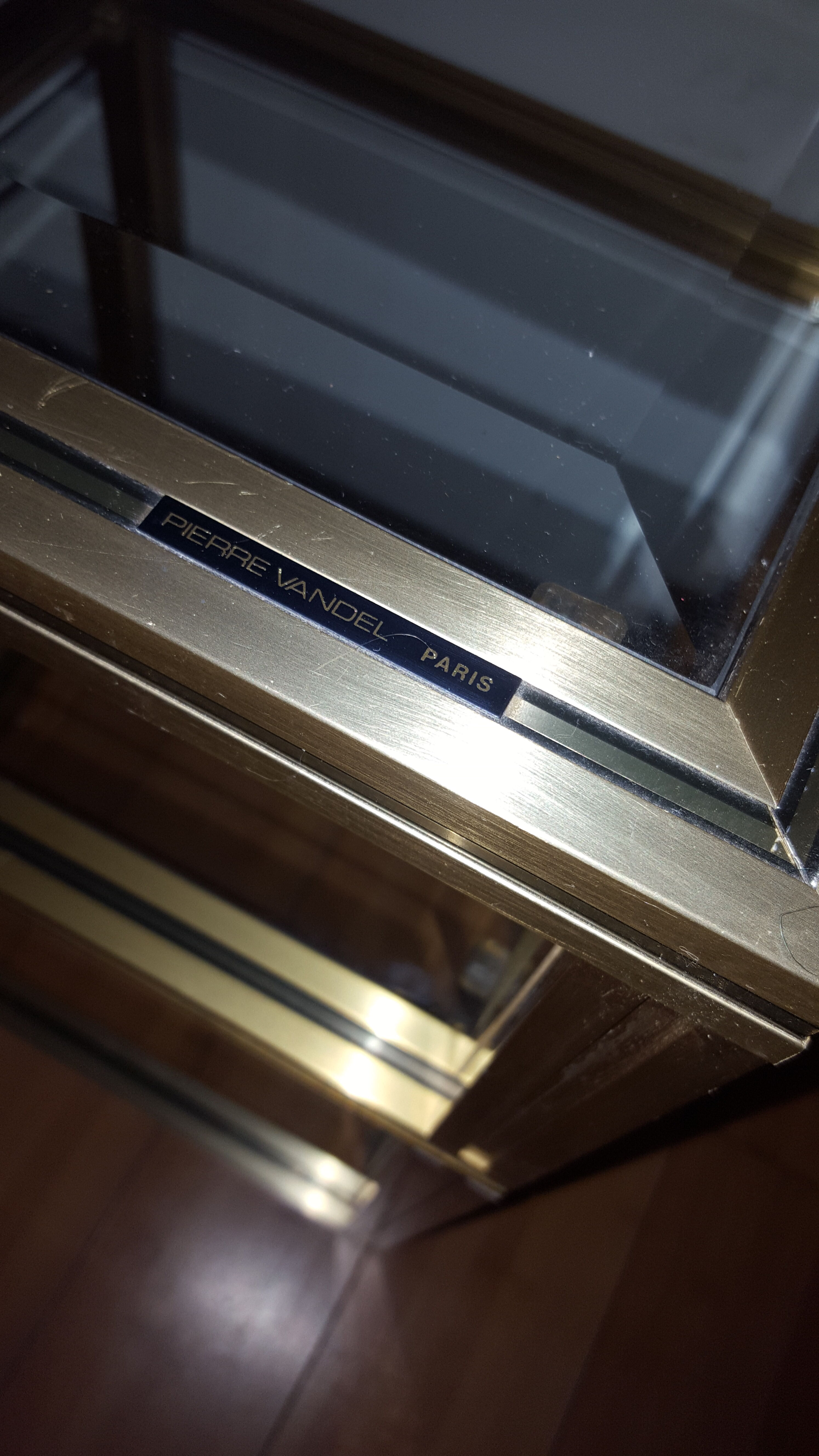 Table design Pierre Vandel