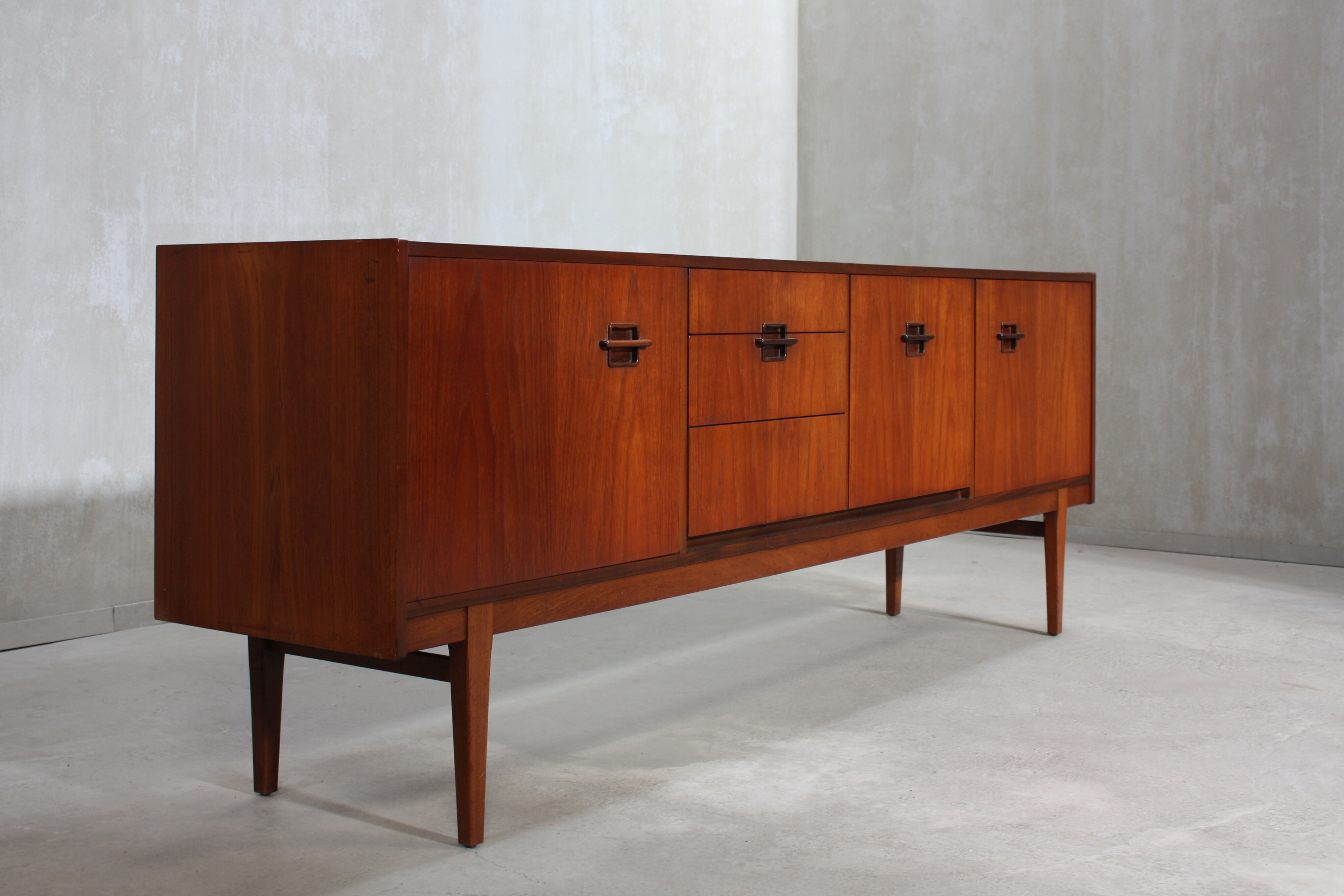 Enfilade anglaise en teck marque Nathan 1960