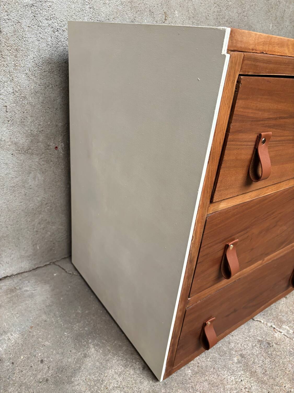 Small late Art Deco chest of drawers