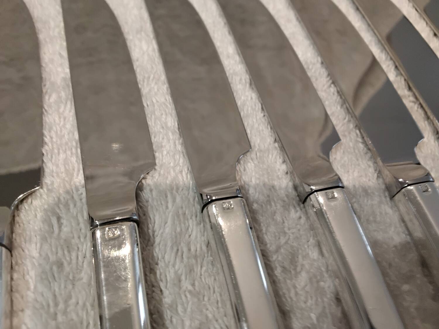 12 silver-plated dessert knives by Christofle Concorde, 19cm