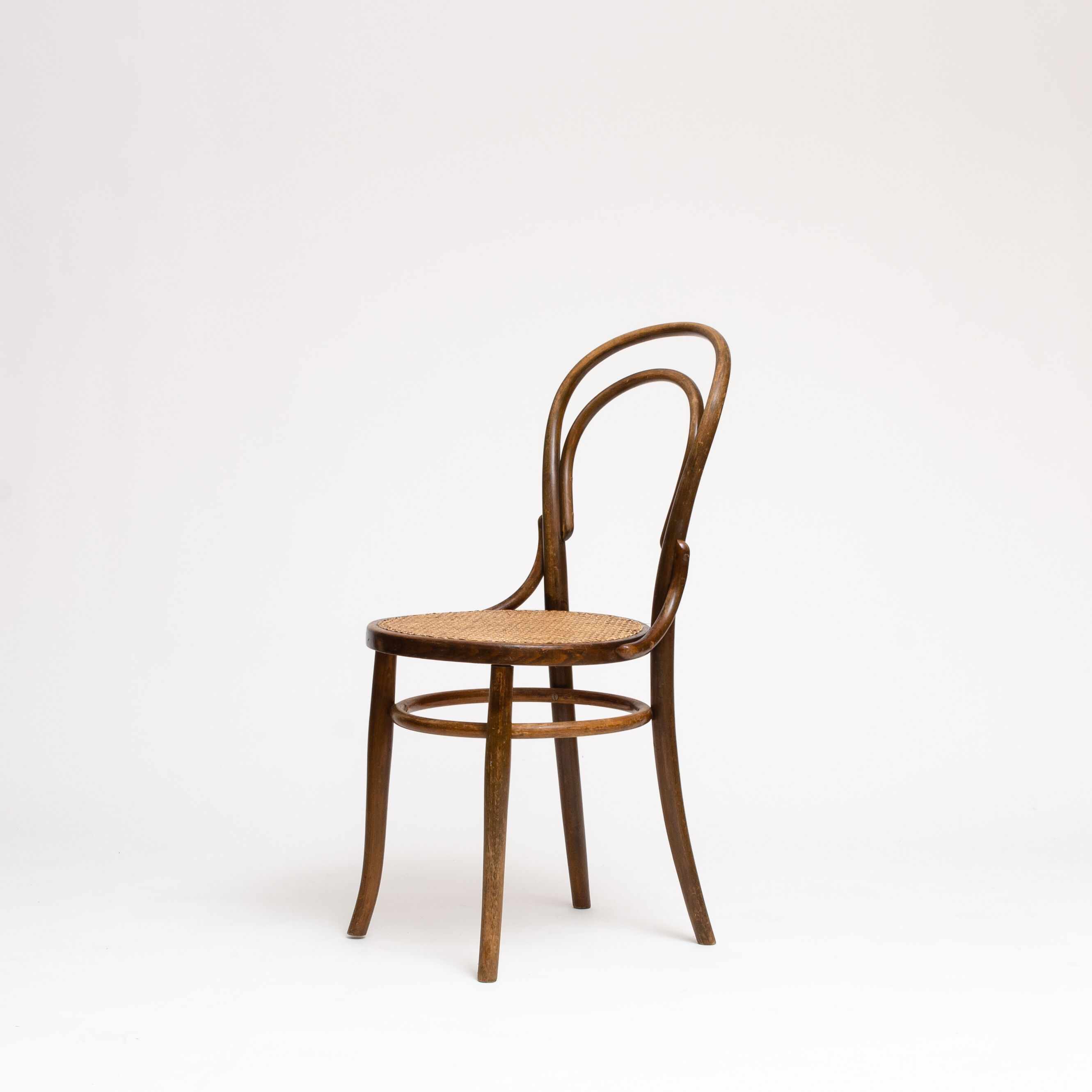 Chair No. 14 in curved wood and Fischel tanned seat