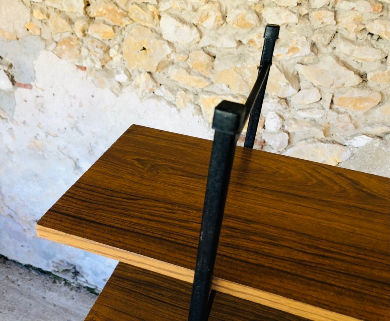 Wall system has 6 Scandinavian modular shelves