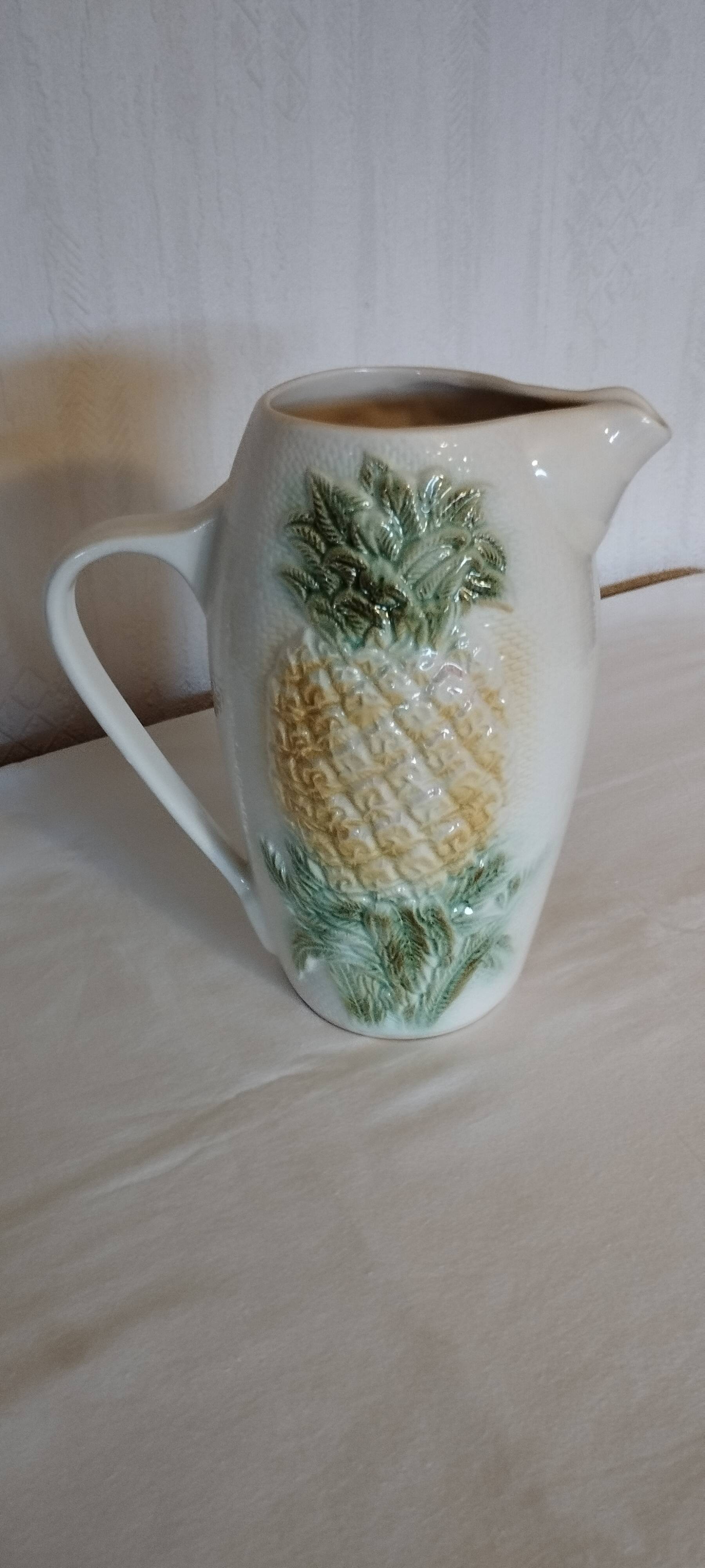 Sarreguemines earthenware jug in Pineapple shape