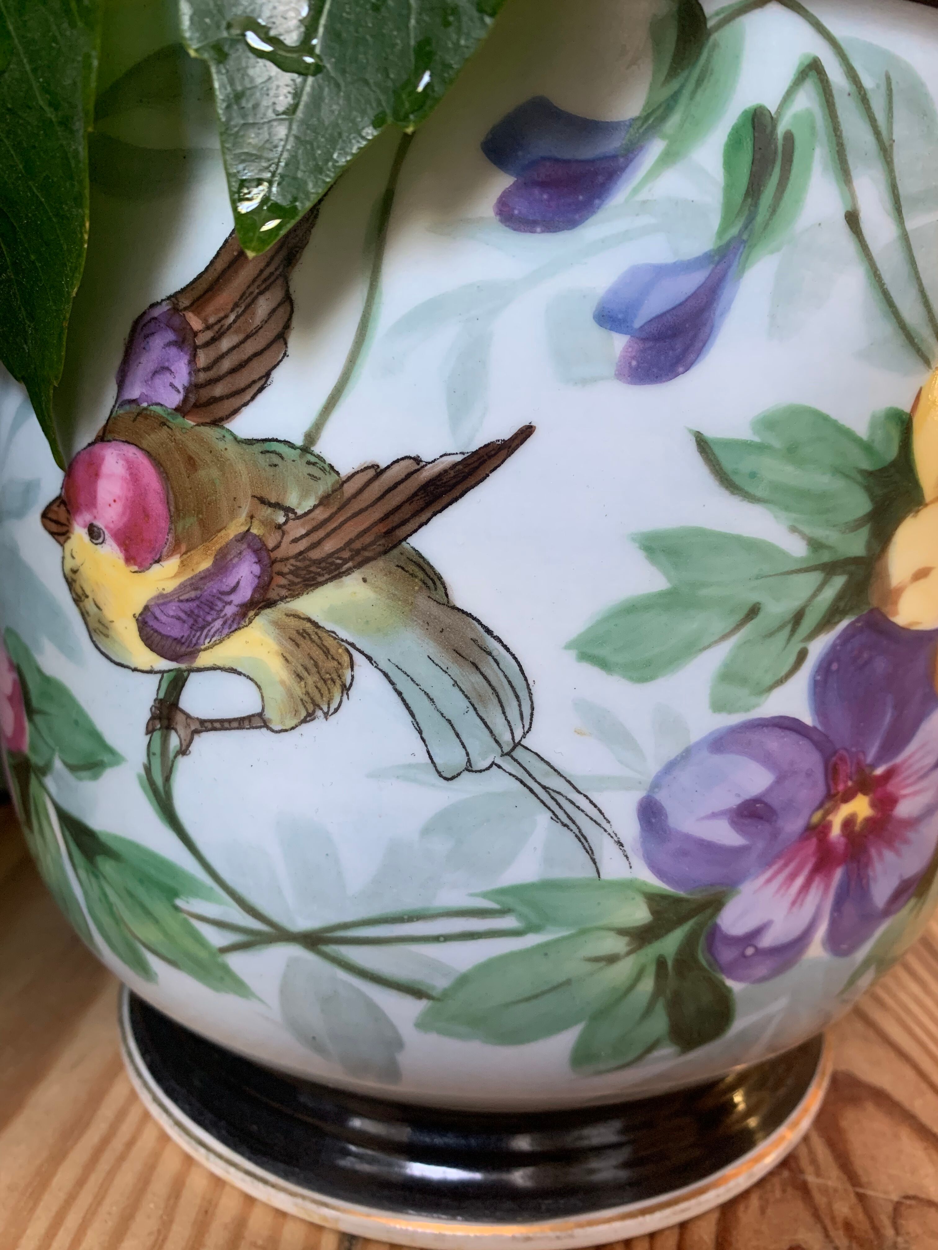 Lot de deux cache-pots en porcelaine de Limoges