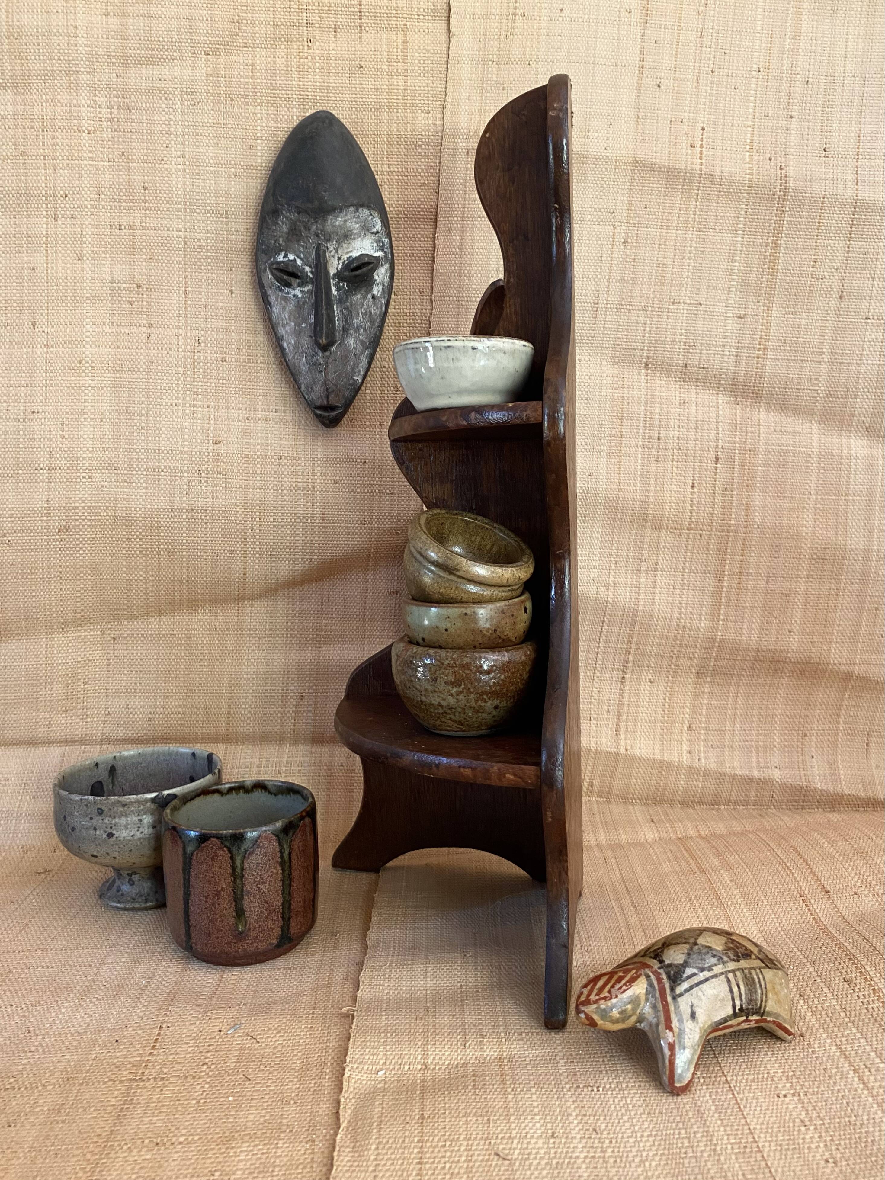 Corner mini shelf