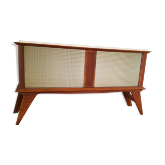 Buffet window, 50
