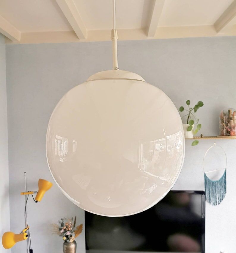 Glass suspension from the mid-century 80s