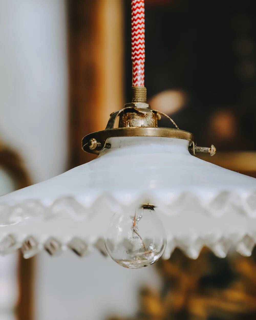 Vintage French suspension in white glass with scalloped edge.
