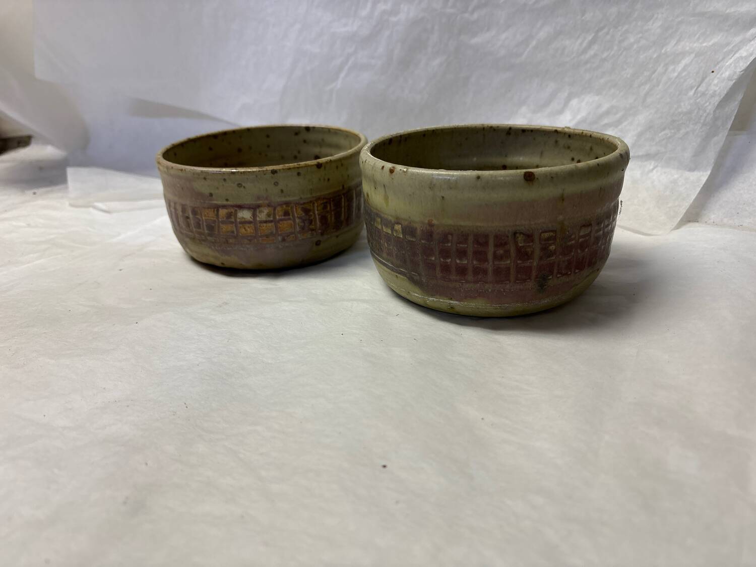 Set of 2 stoneware bowls