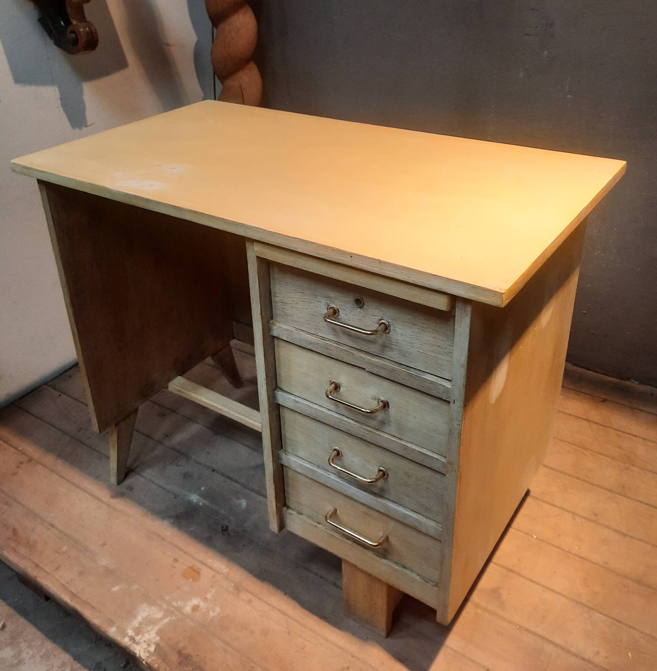 1950s single-pedestal desk