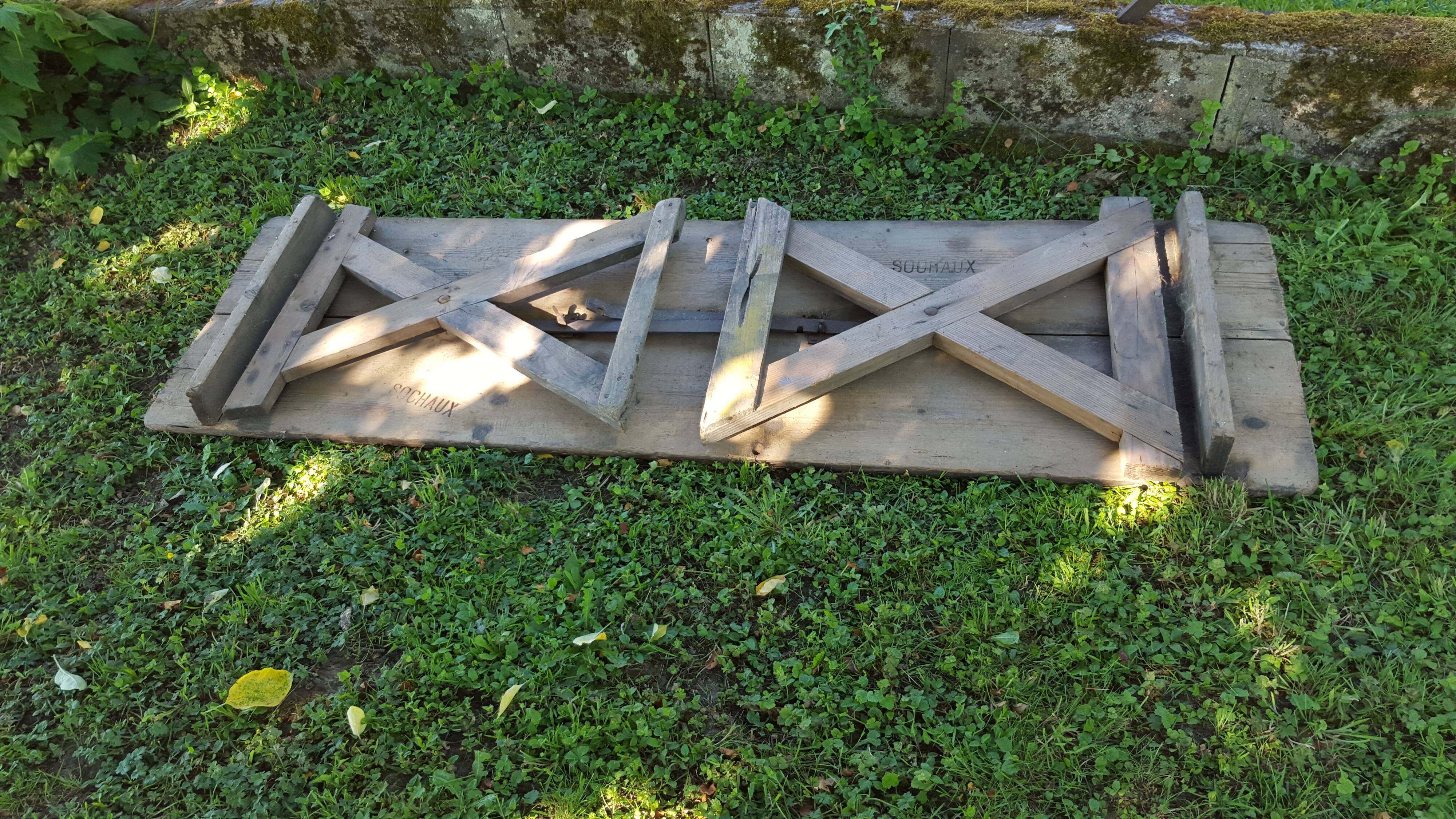 "Sochaux" folding brewery table c