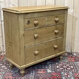 English chest of drawers late nineteenth in fir