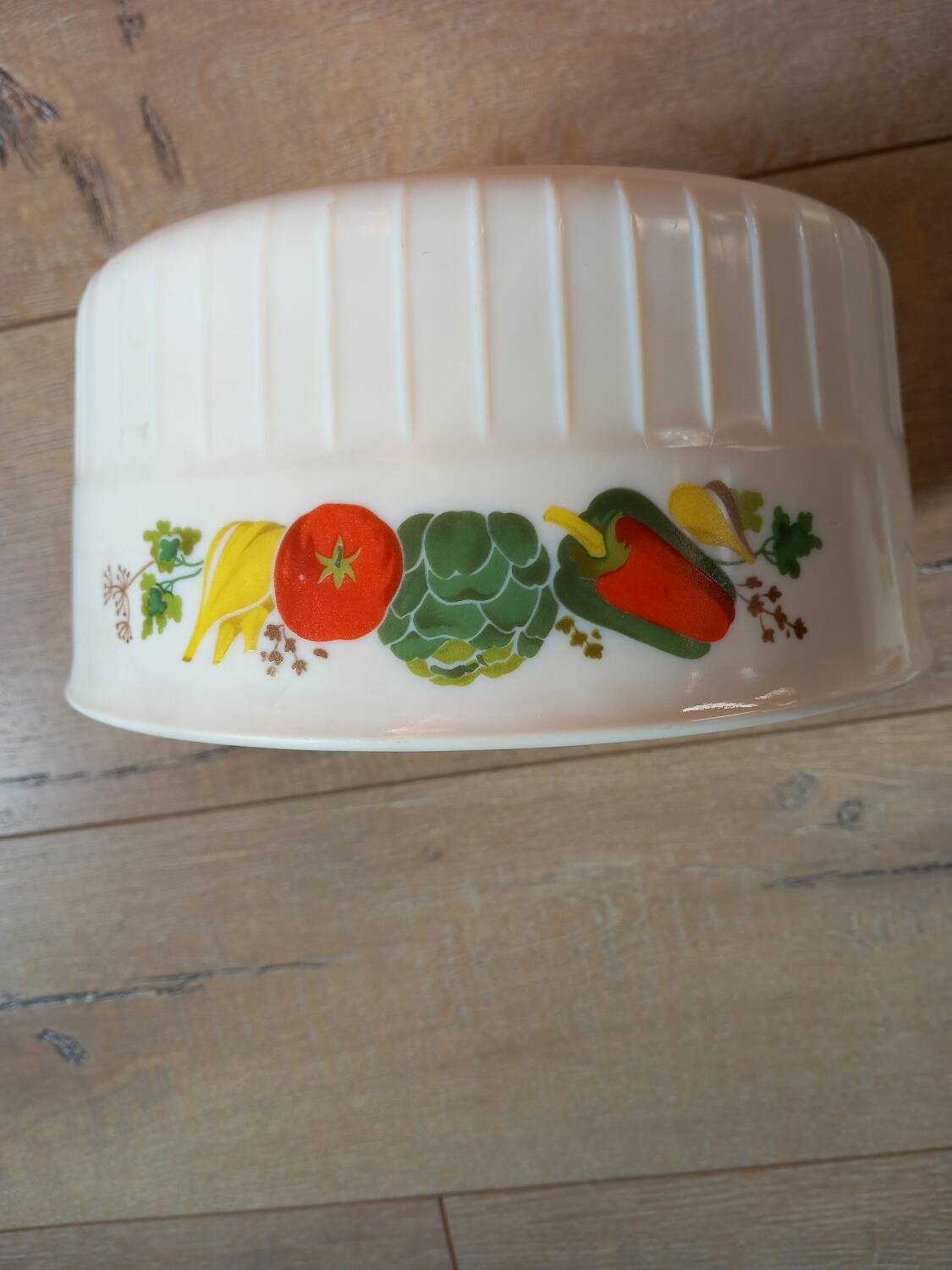 Set of 2 vintage dishes