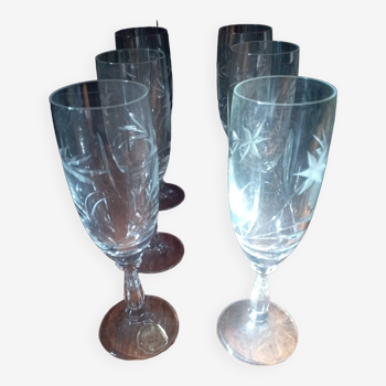 6 hand-cut crystal champagne flutes