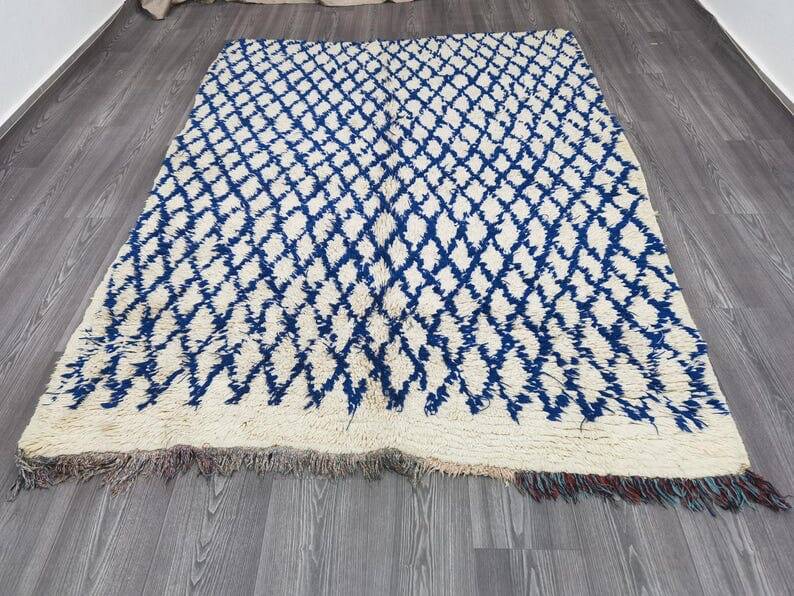 Traditional handmade Berber rug size 150 x 250 cm