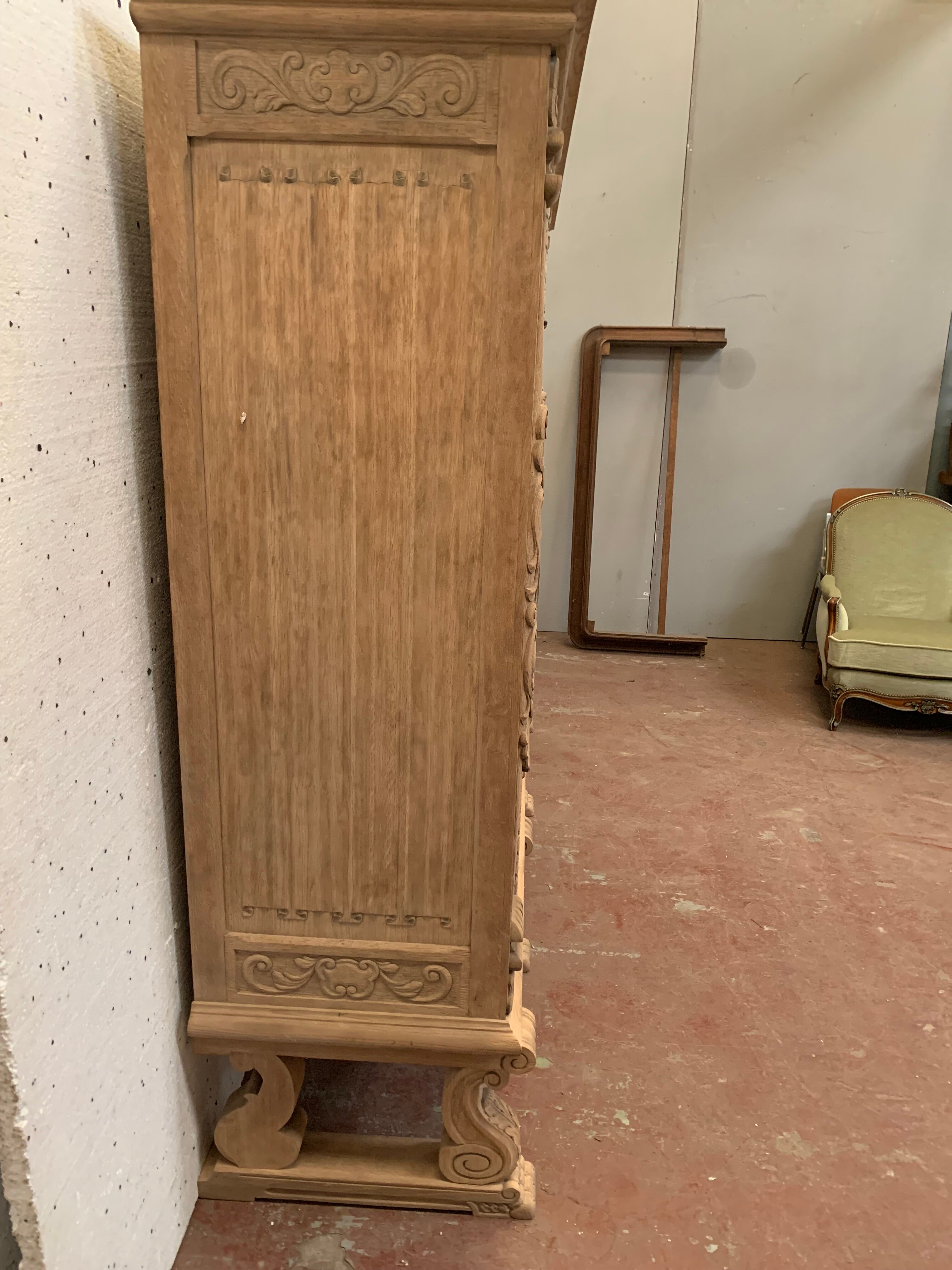 Renaissance style sideboard in solid oak XX century
