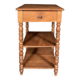 Serving table