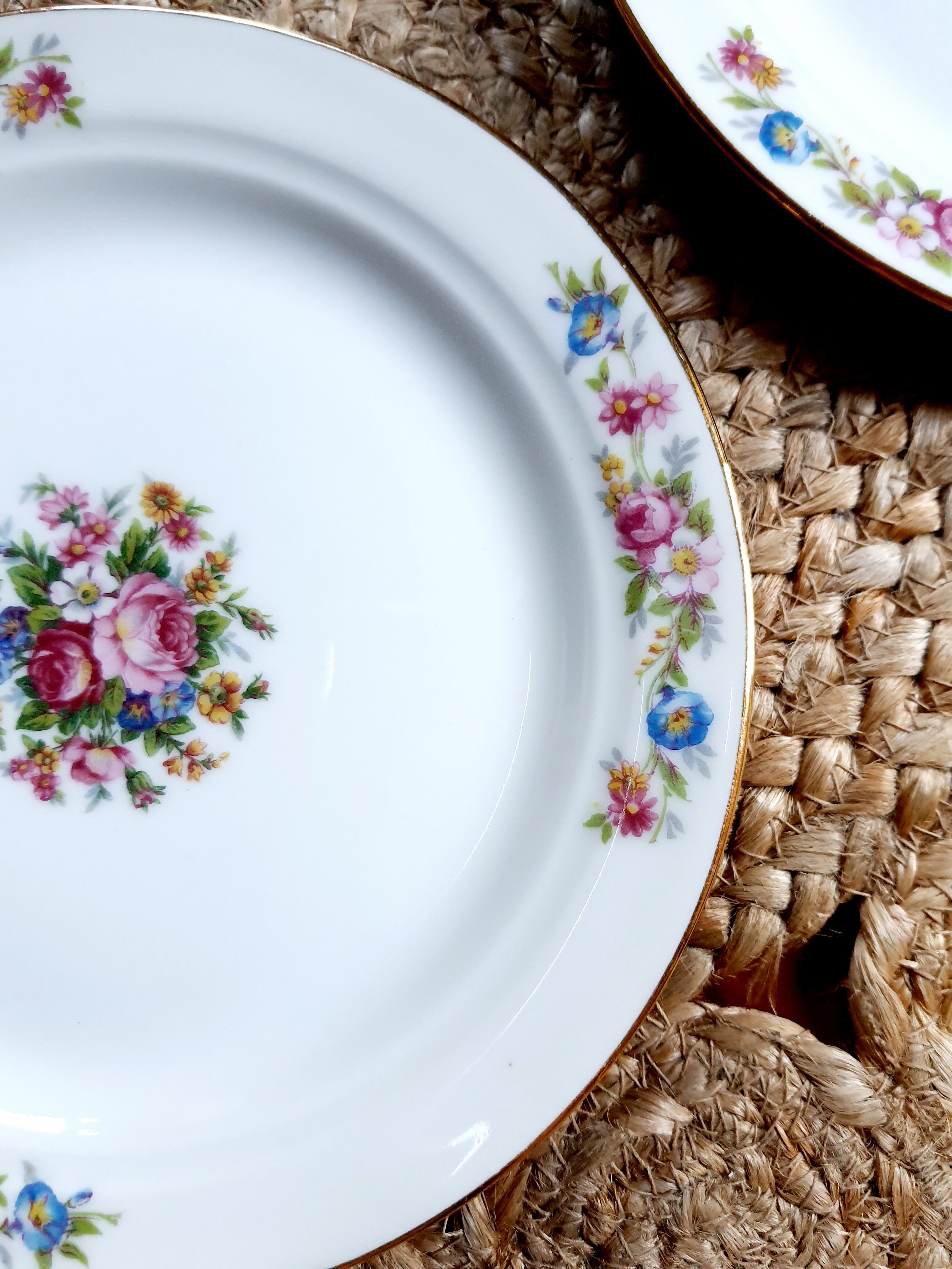 Lot of 6 vintage dessert plates