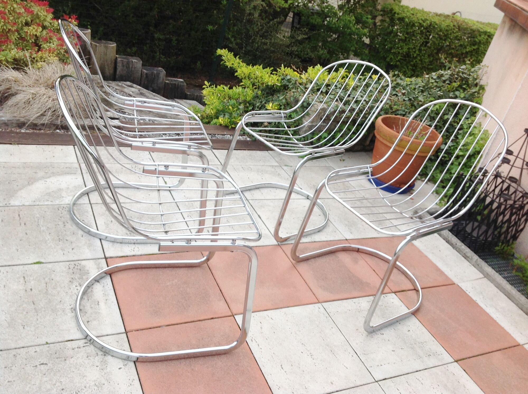 Set of four chrome metal wired chairs by Gastone Rinaldi / vintage 70s