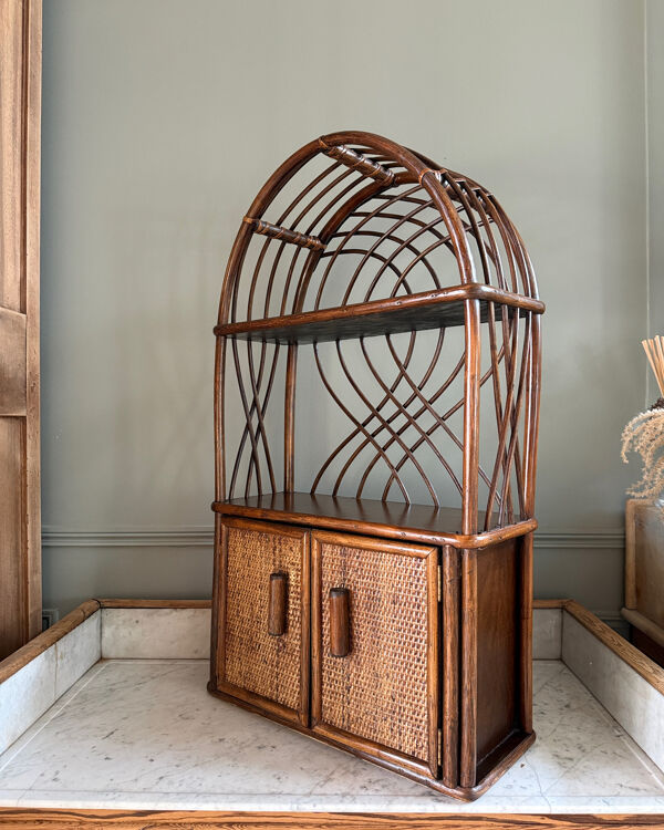 Étagère vintage en rotin