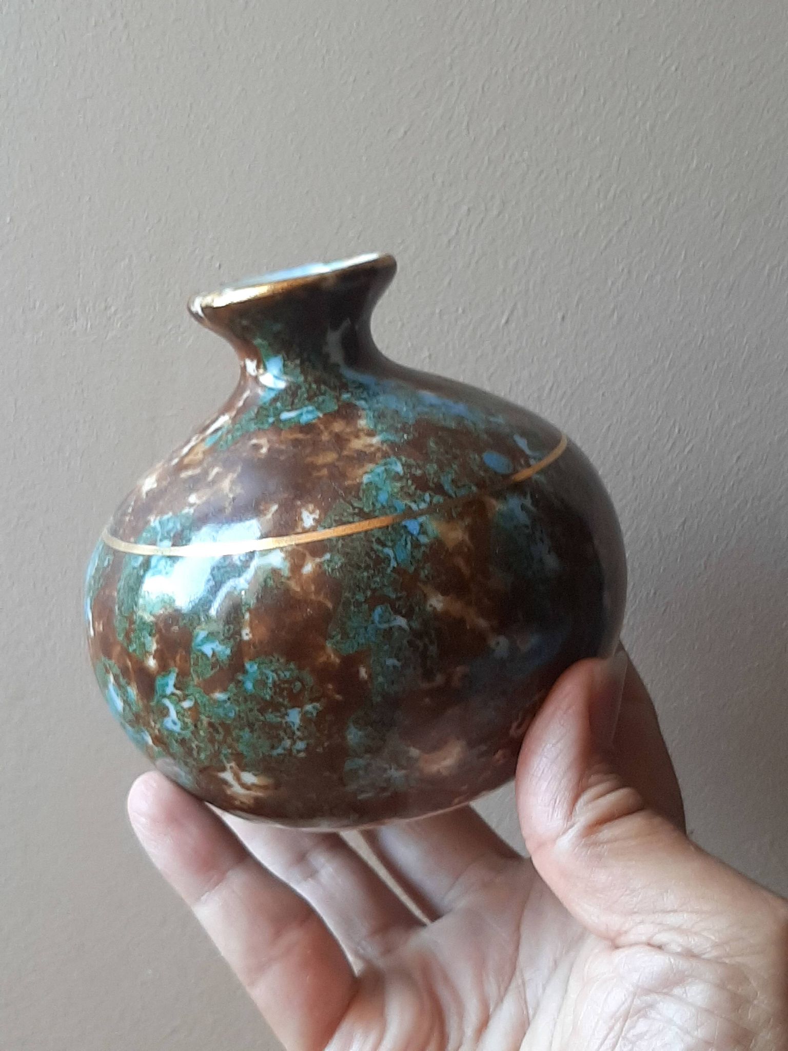 Vase soliflore en porcelaine de Limoges émaillée