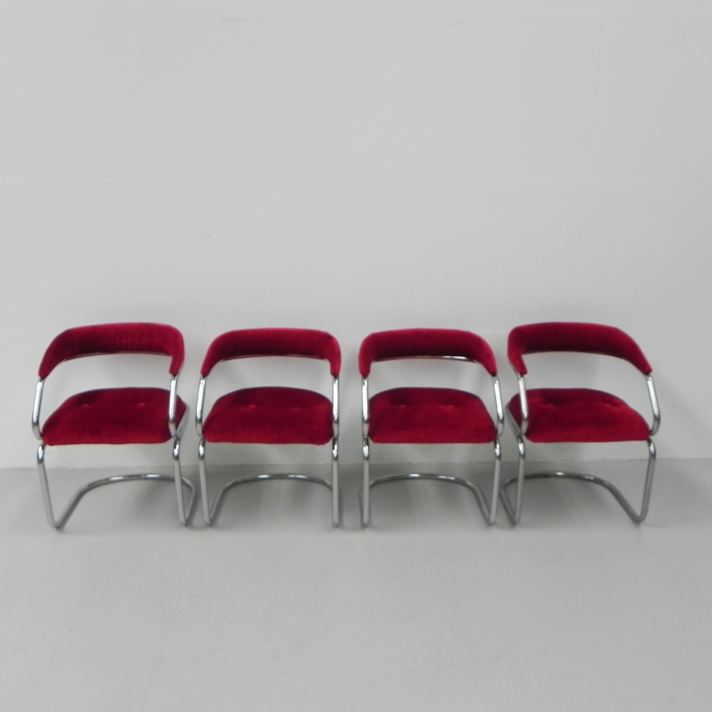 Set of 4 dining table chairs