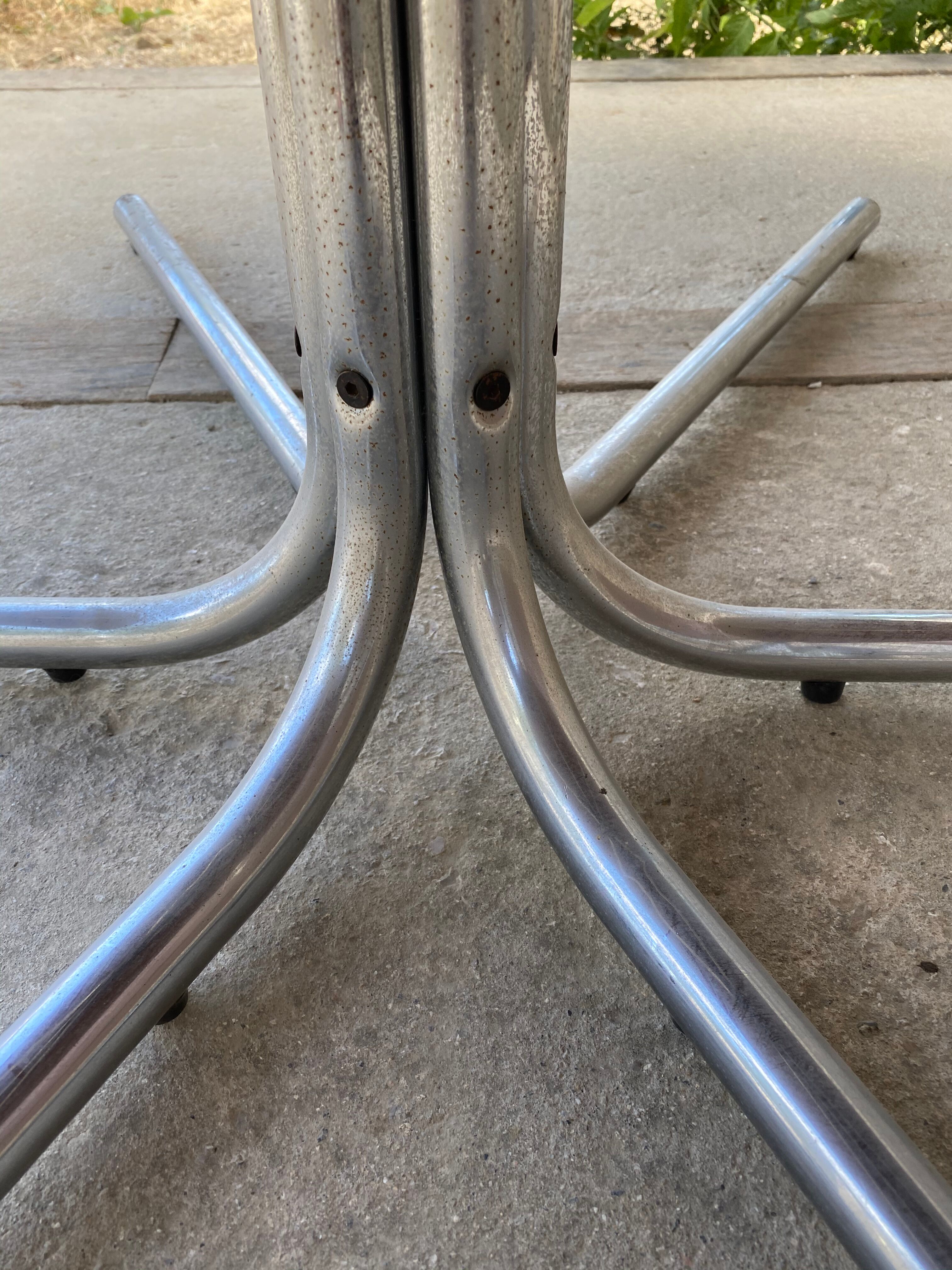 1970s oval design table